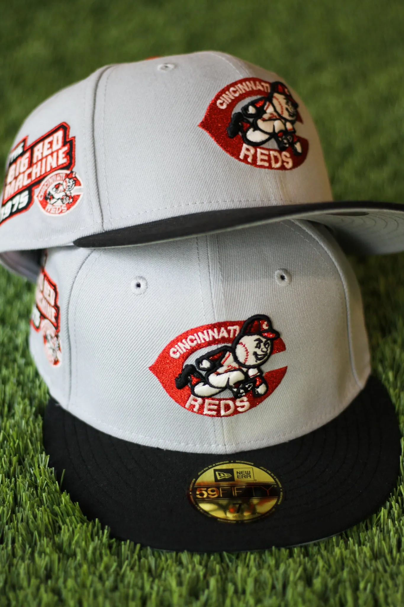 1975 CINCINNATI REDS GREY/BLACK TWO TONE FITTED W/ GREY UNDER VISOR