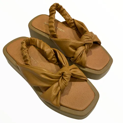 Anatomic tan luxury sandals
