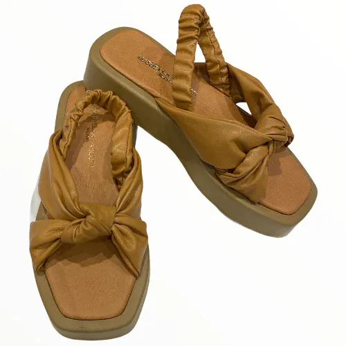 Anatomic tan luxury sandals