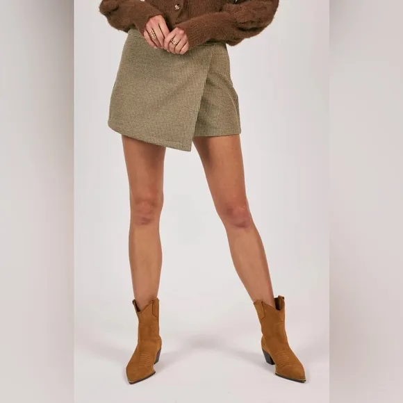 Be gentle overlapped skort