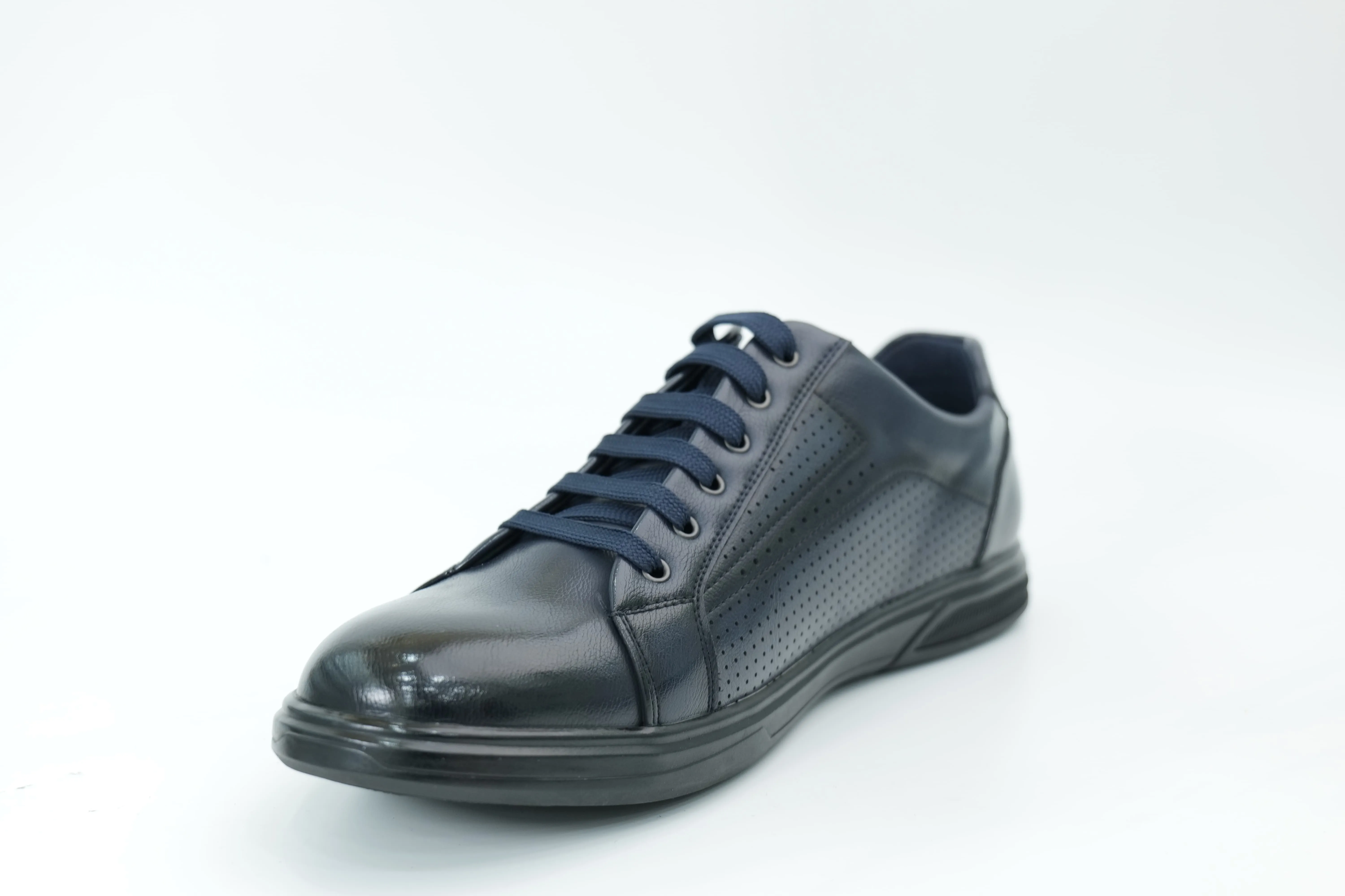 Casual shoes