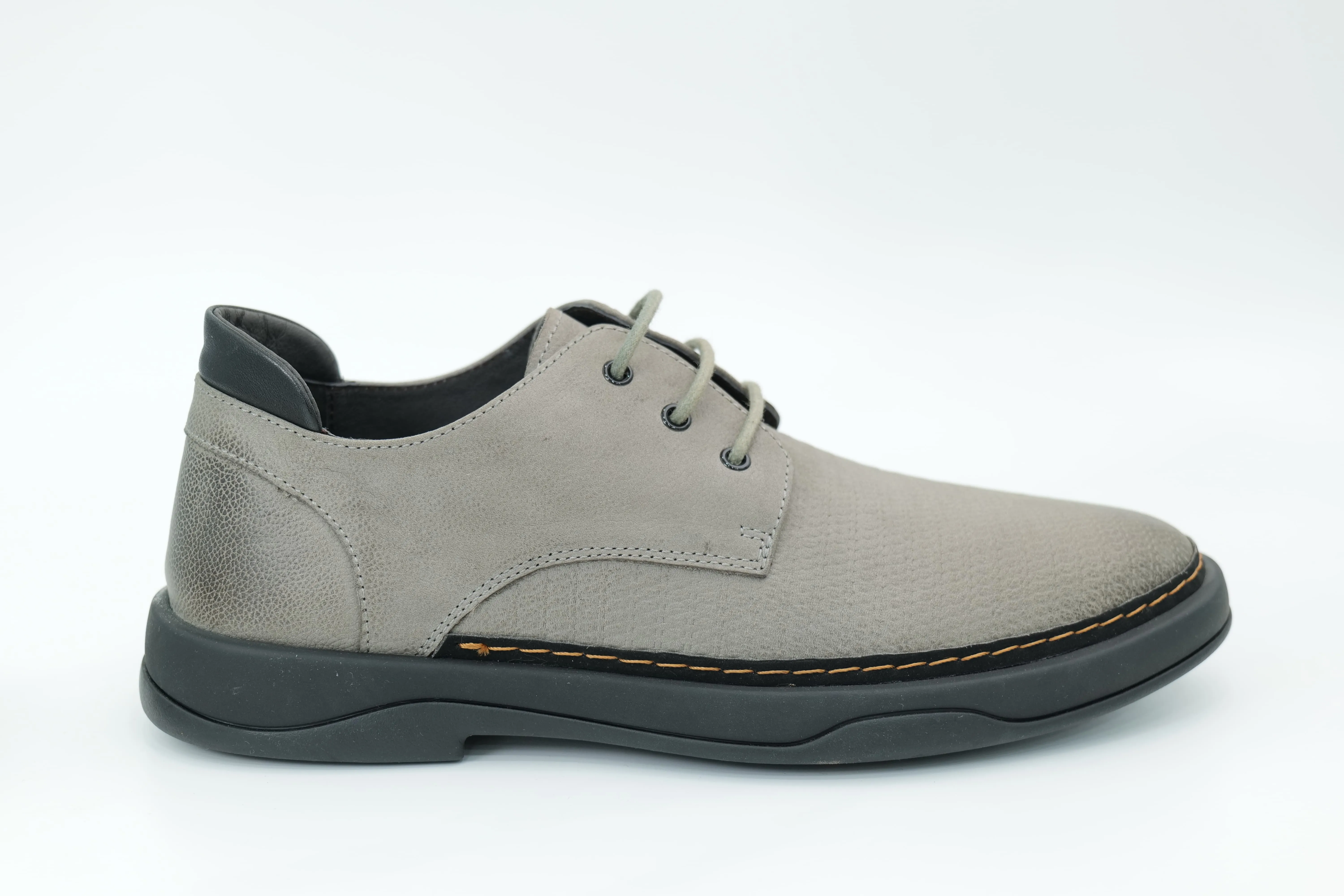 Casual shoes