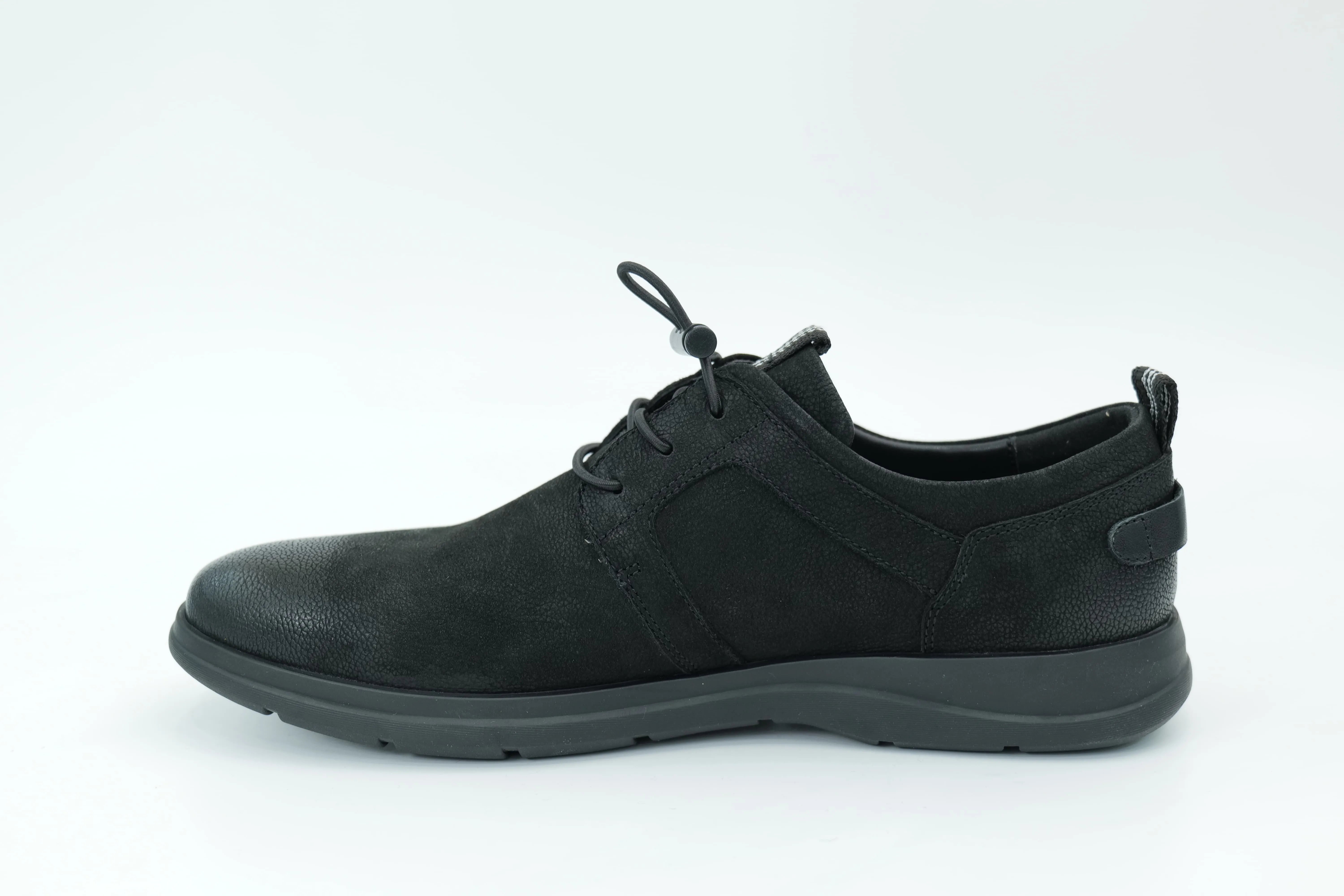 Casual shoes