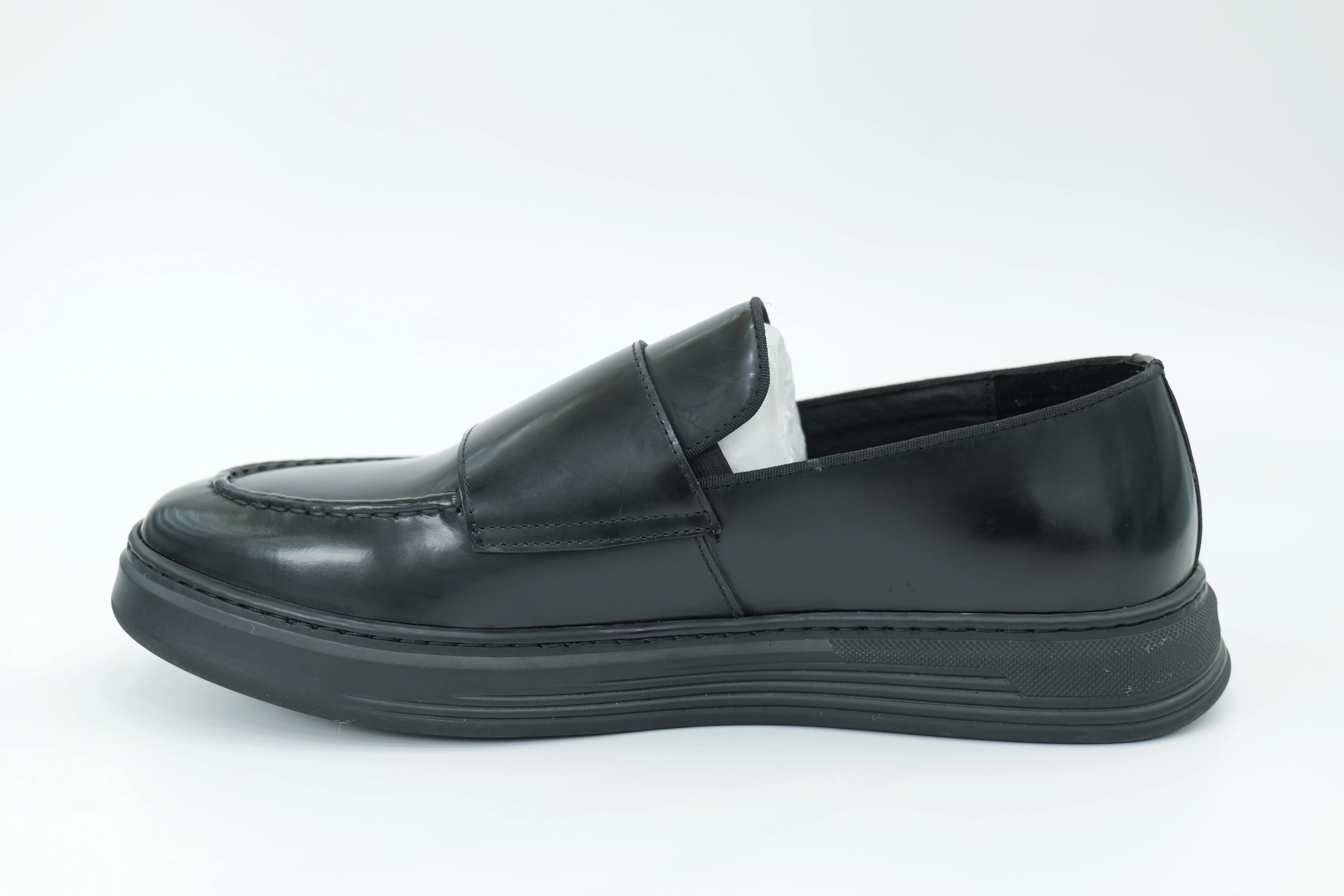 Casual shoes
