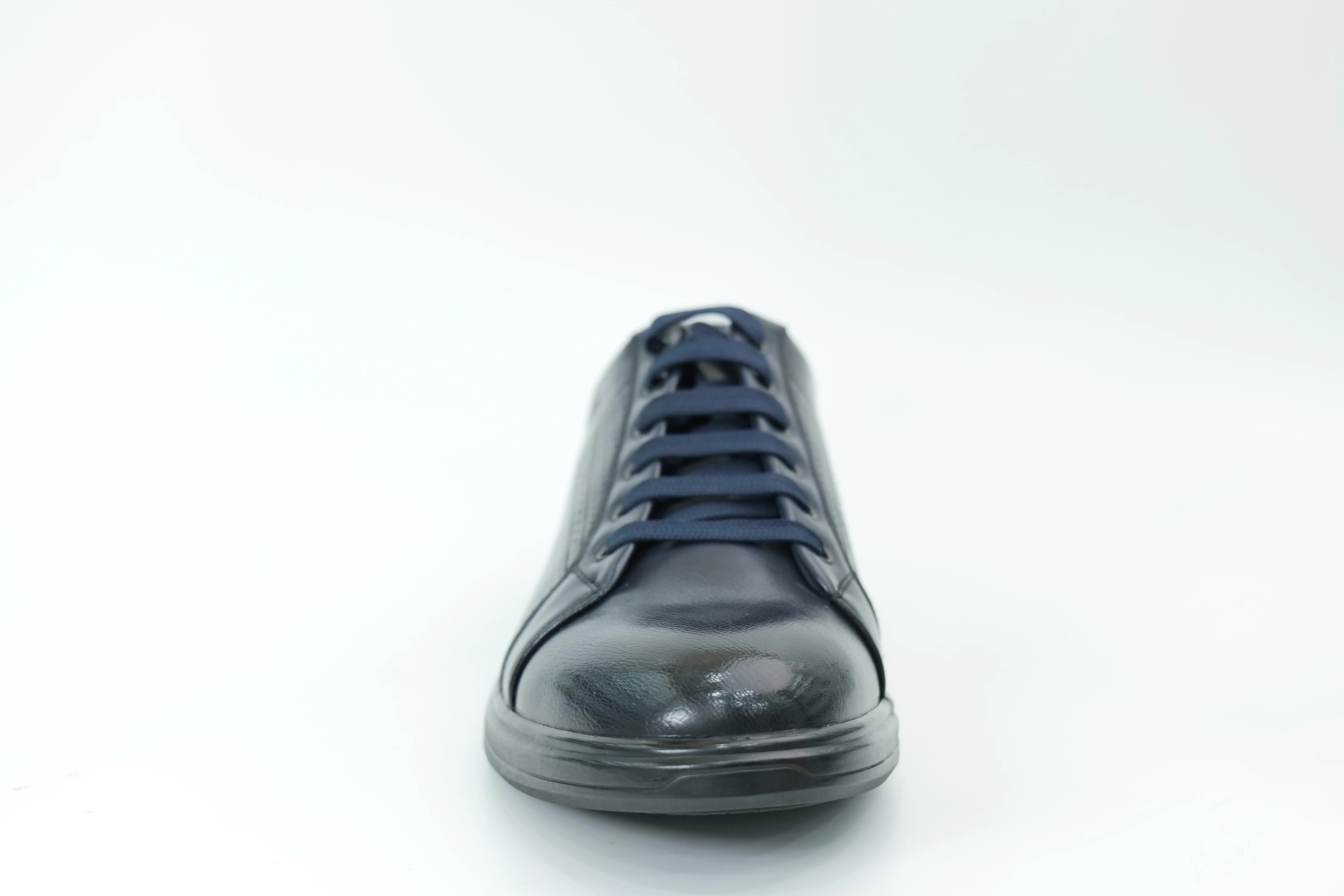 Casual shoes