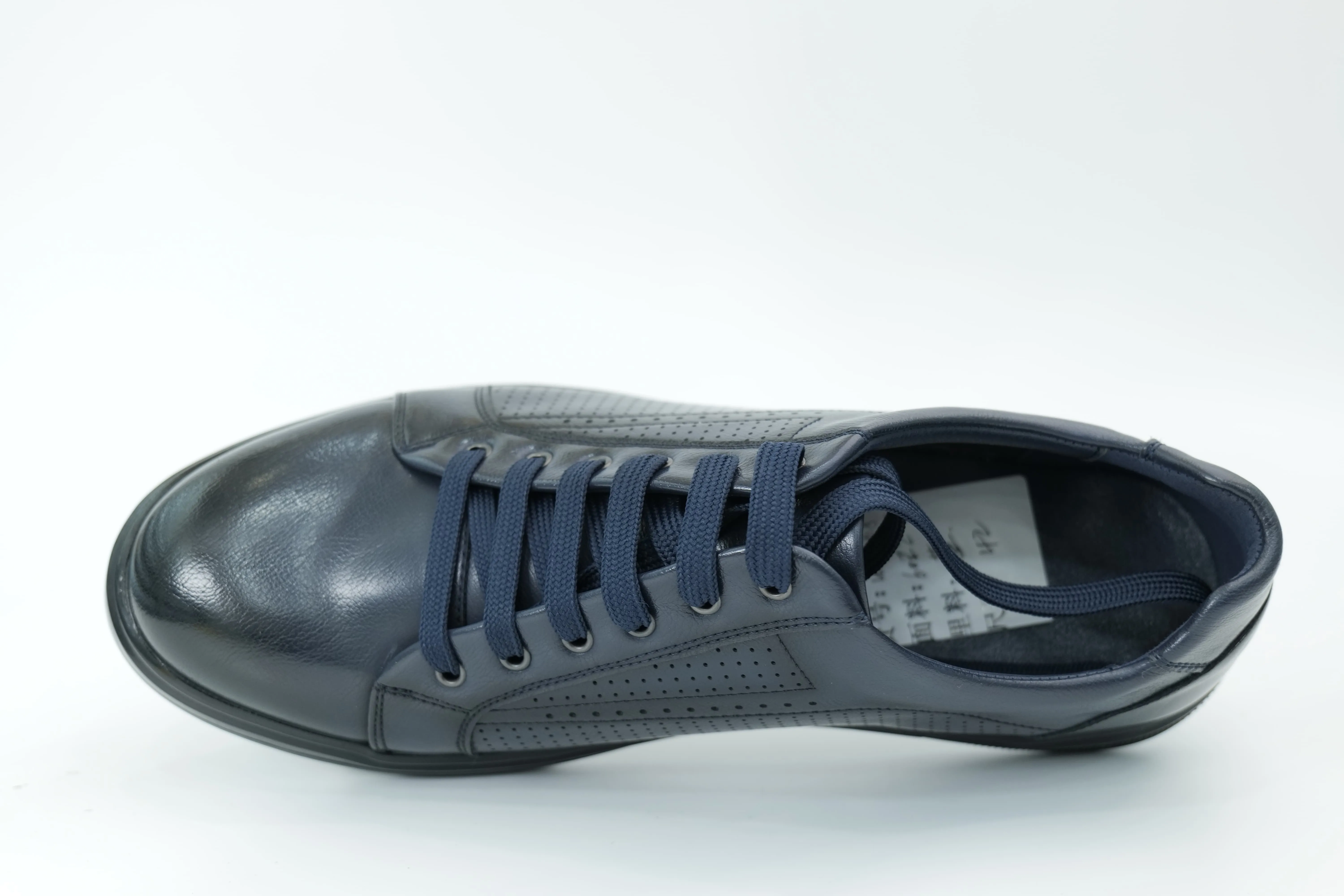 Casual shoes