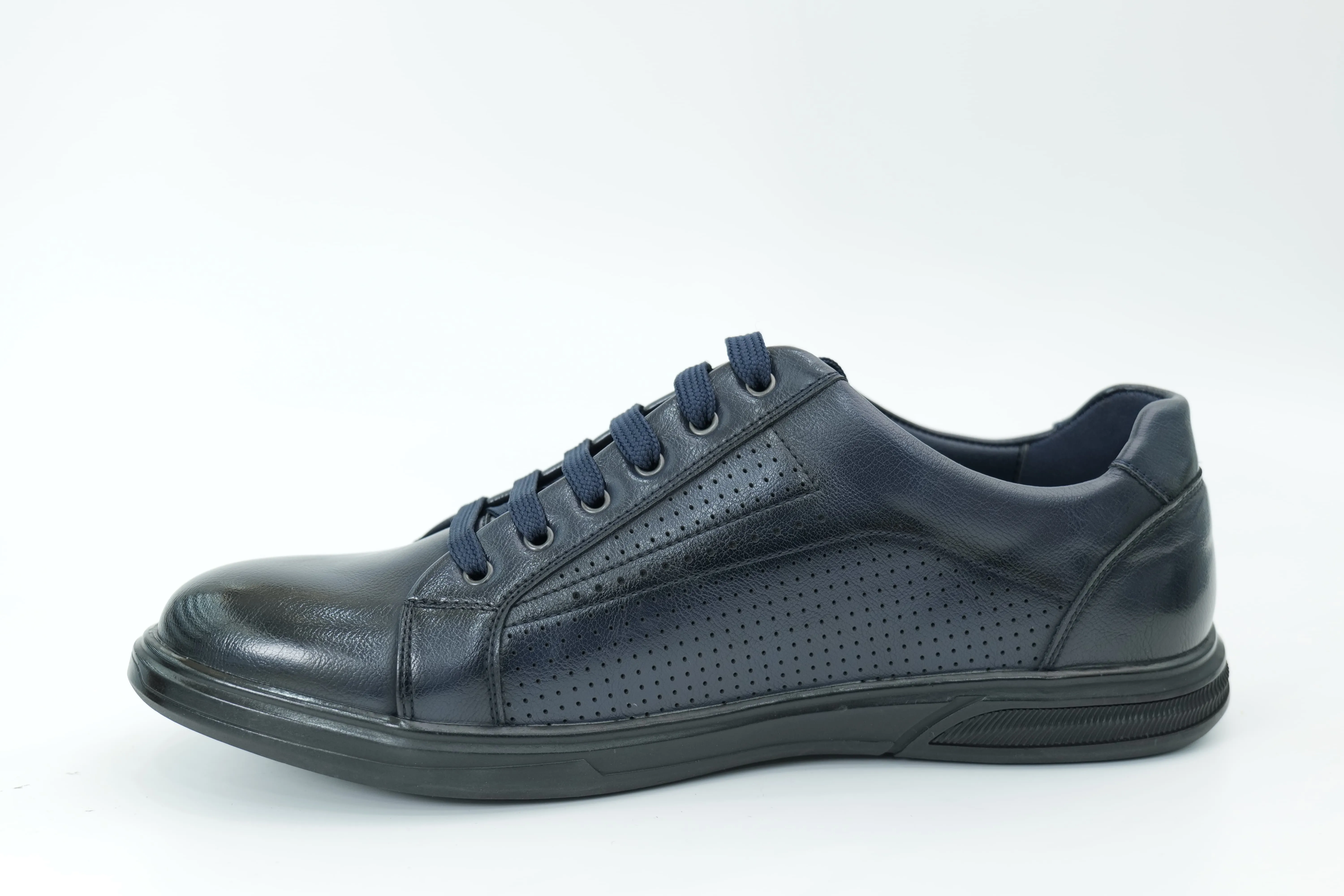 Casual shoes