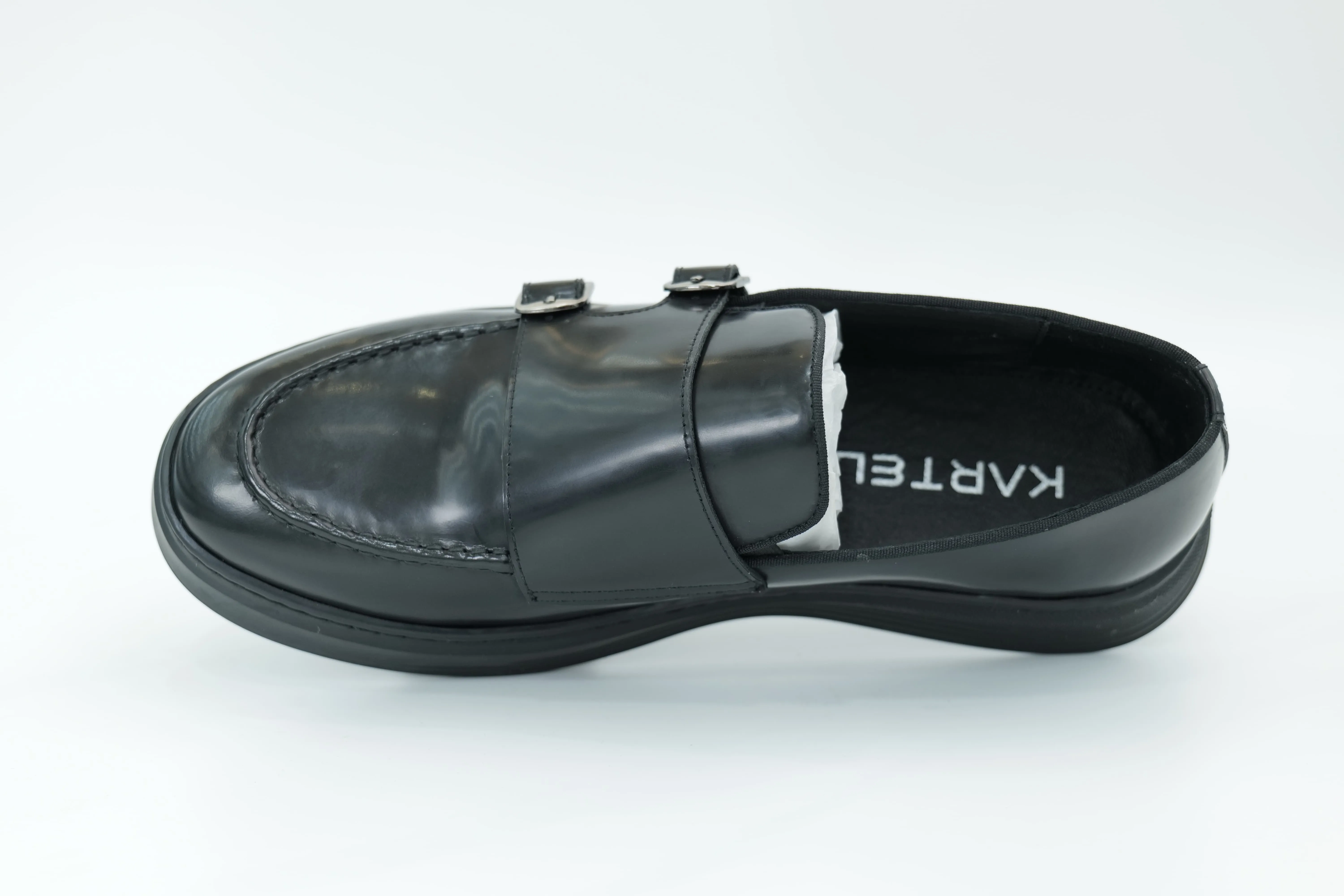 Casual shoes
