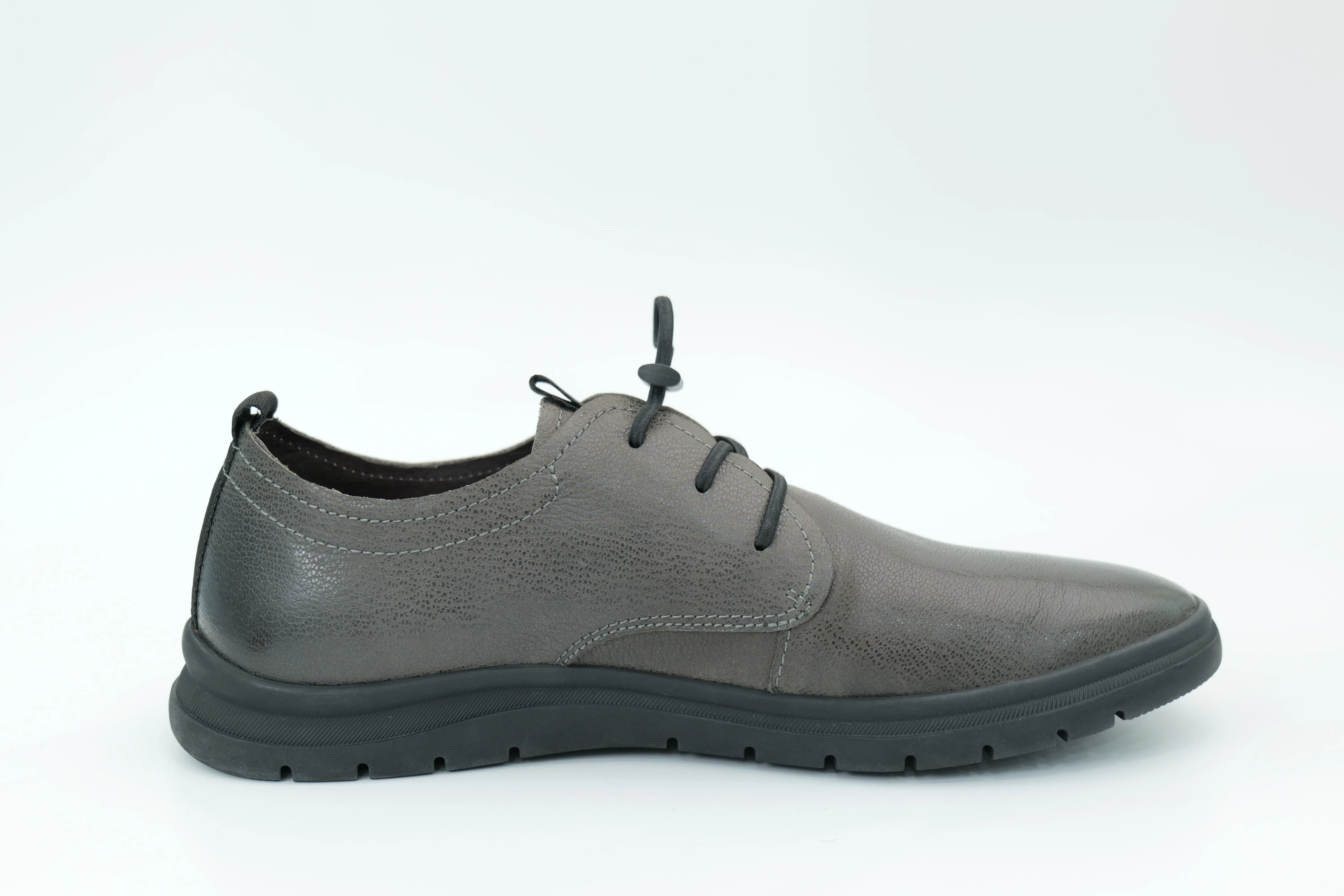 Casual shoes