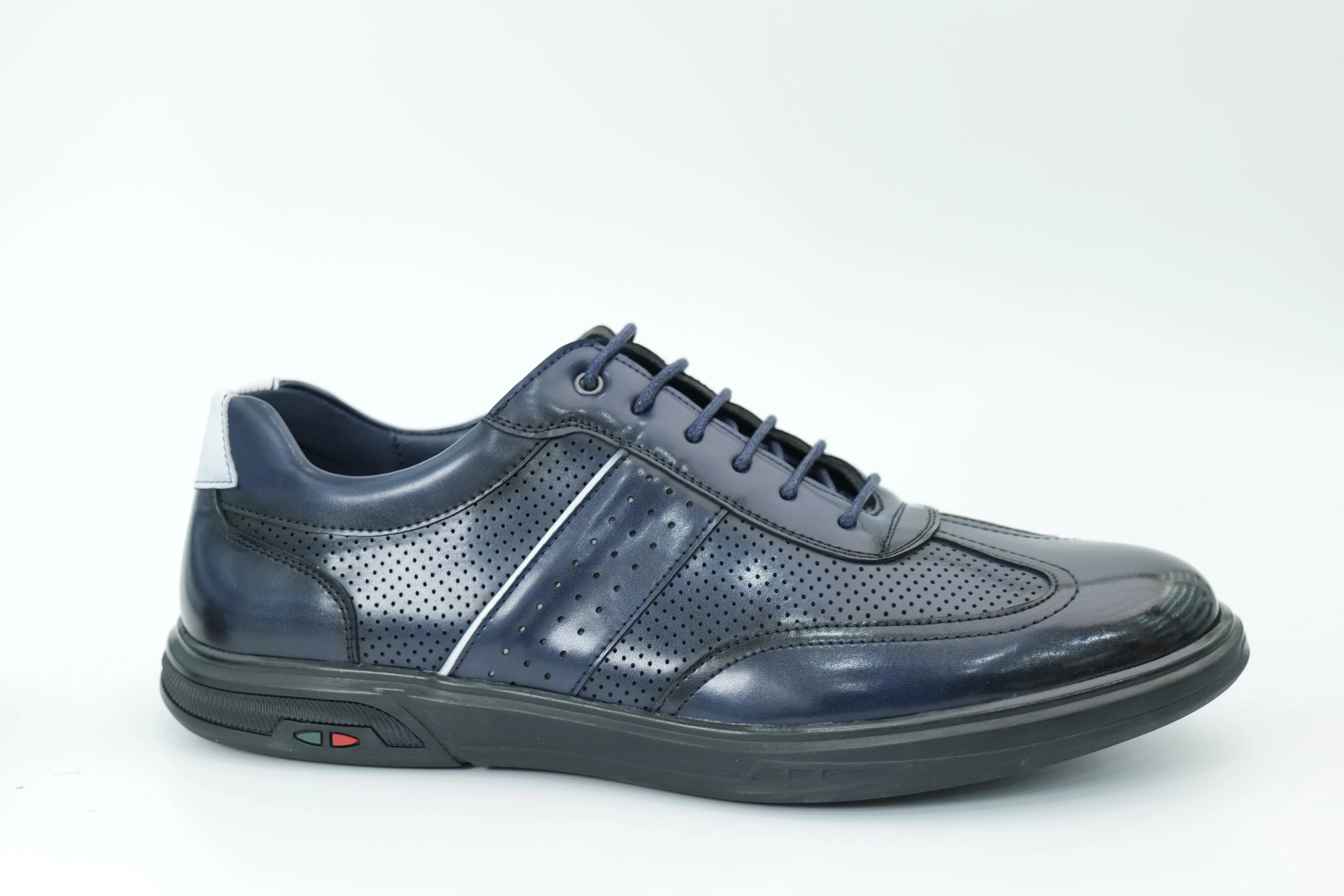 Casual shoes