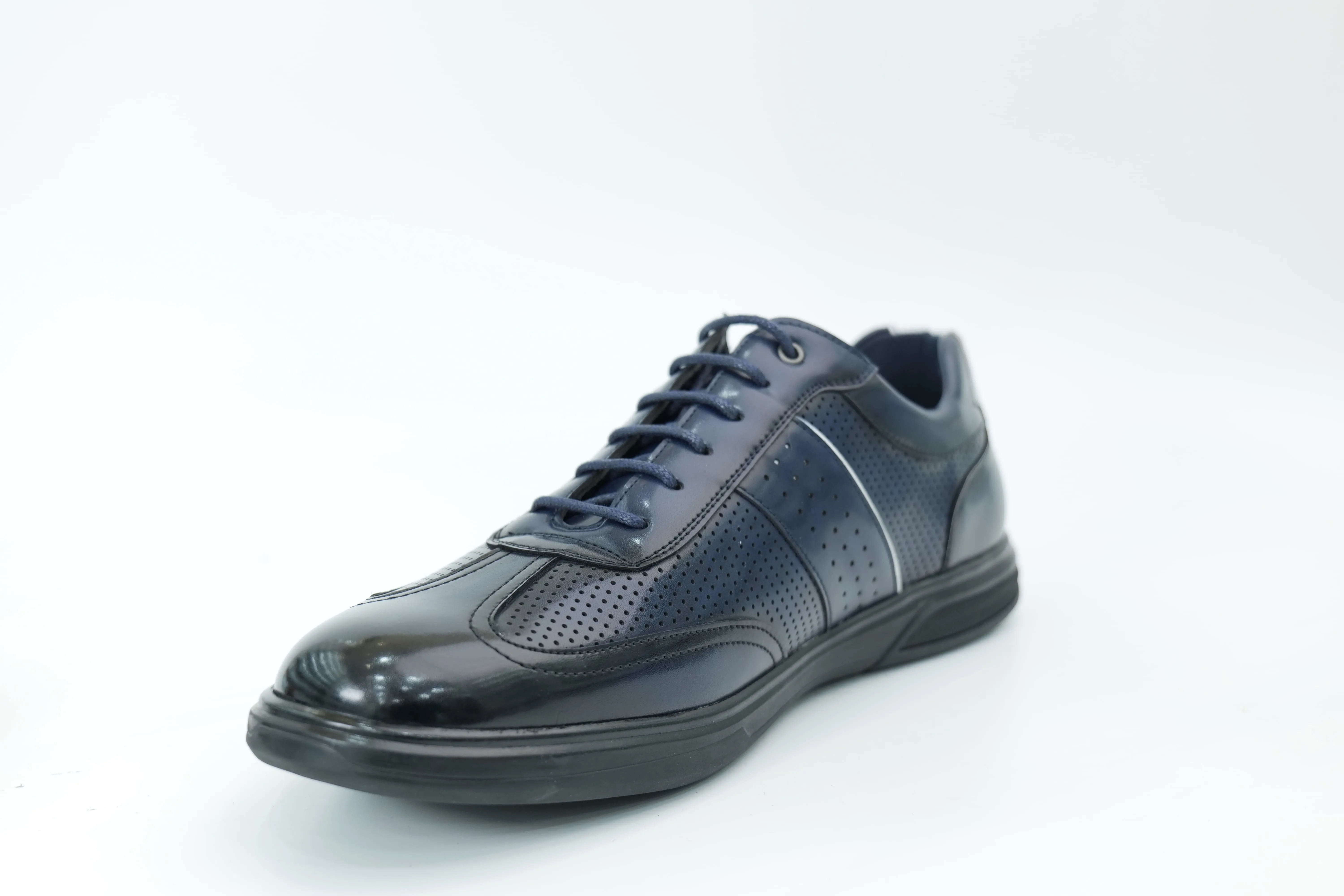 Casual shoes