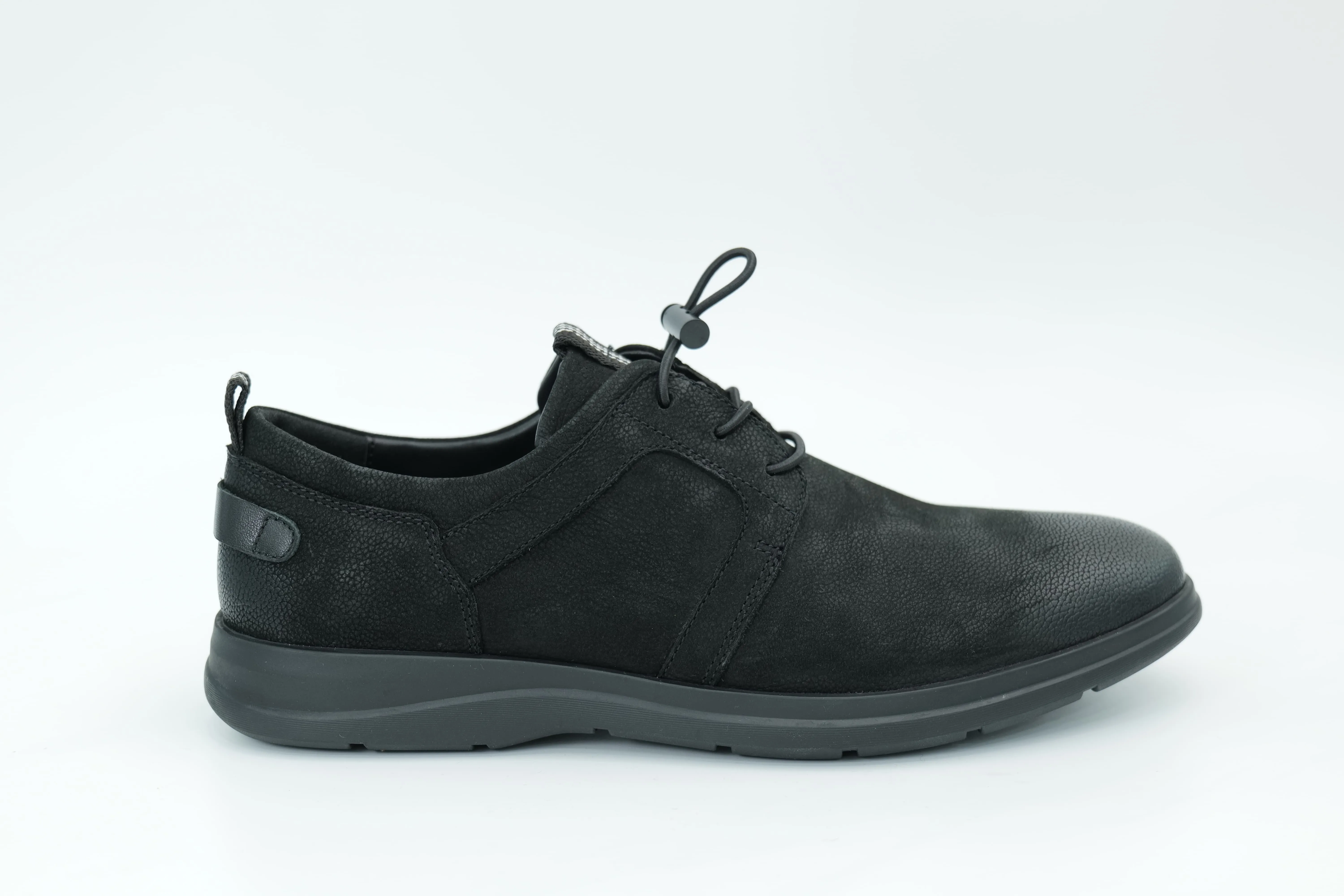Casual shoes
