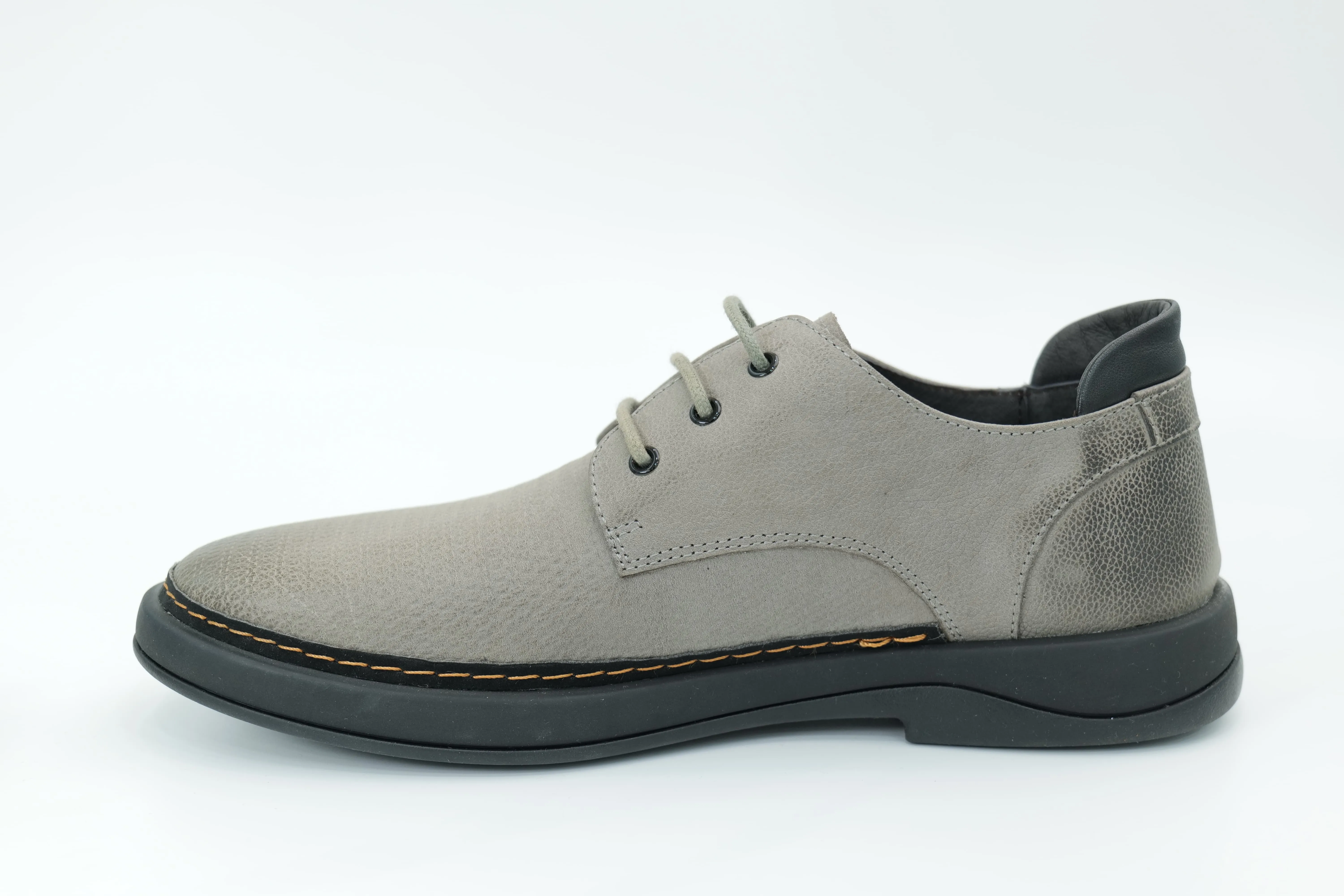 Casual shoes