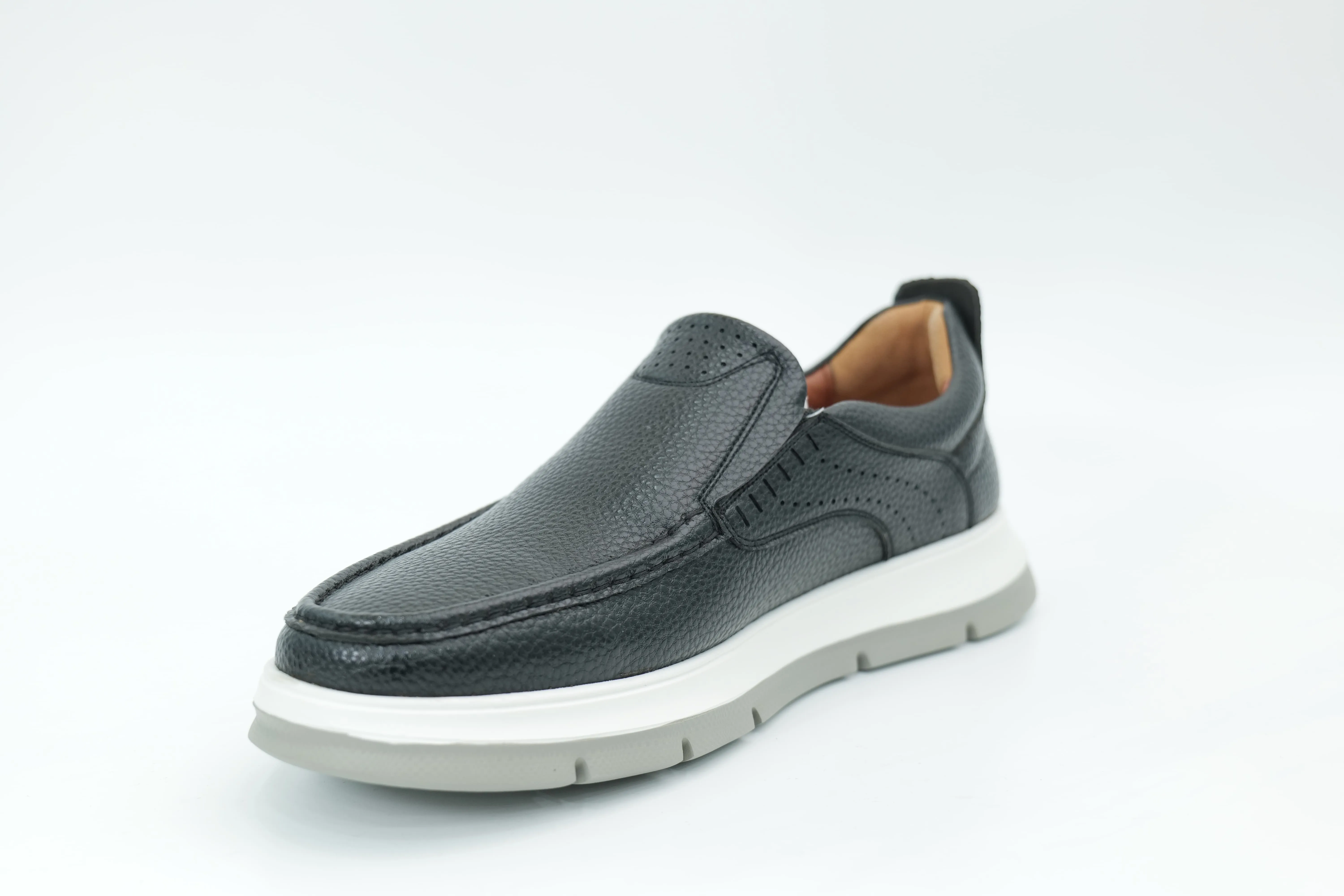 Casual shoes