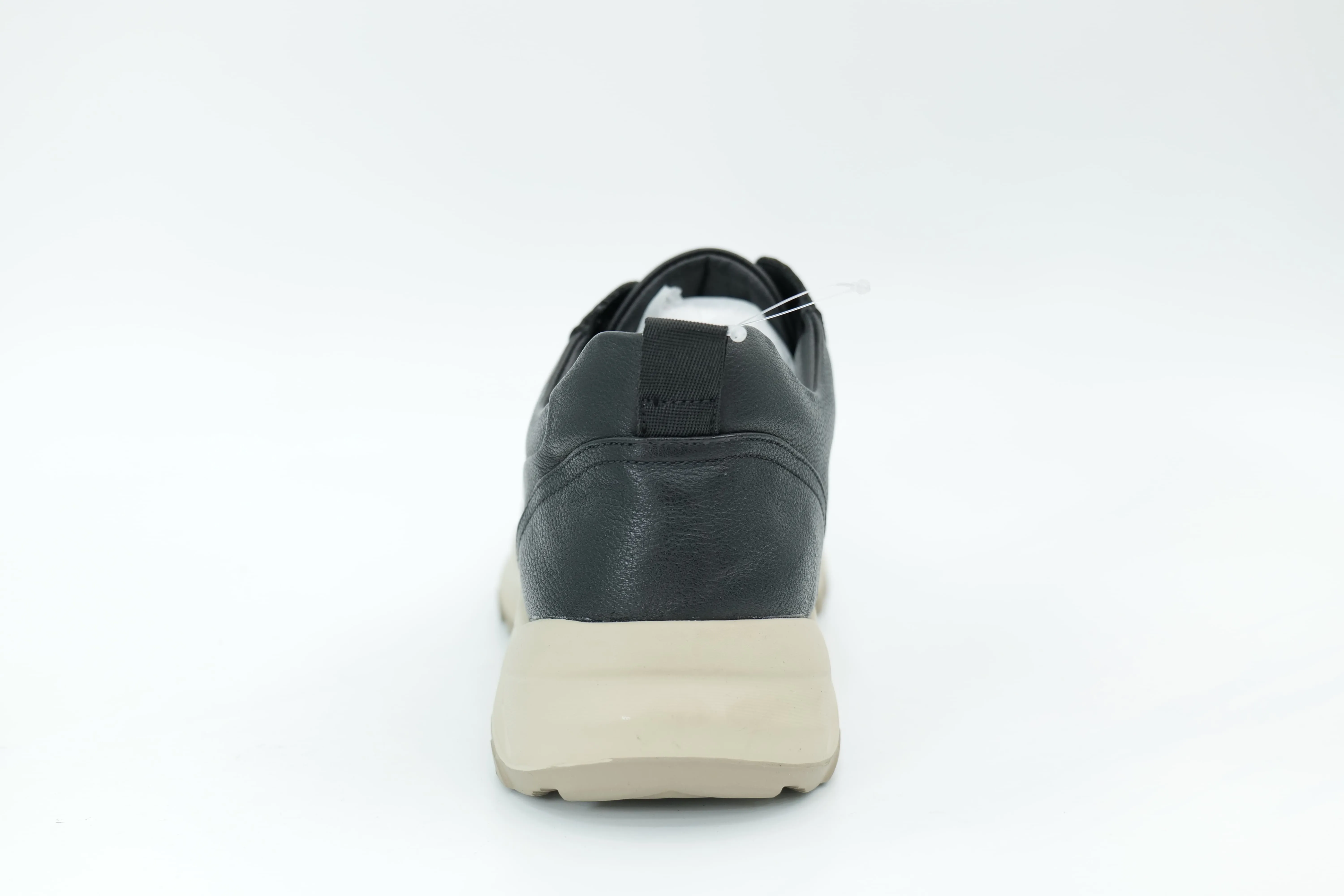 Casual shoes