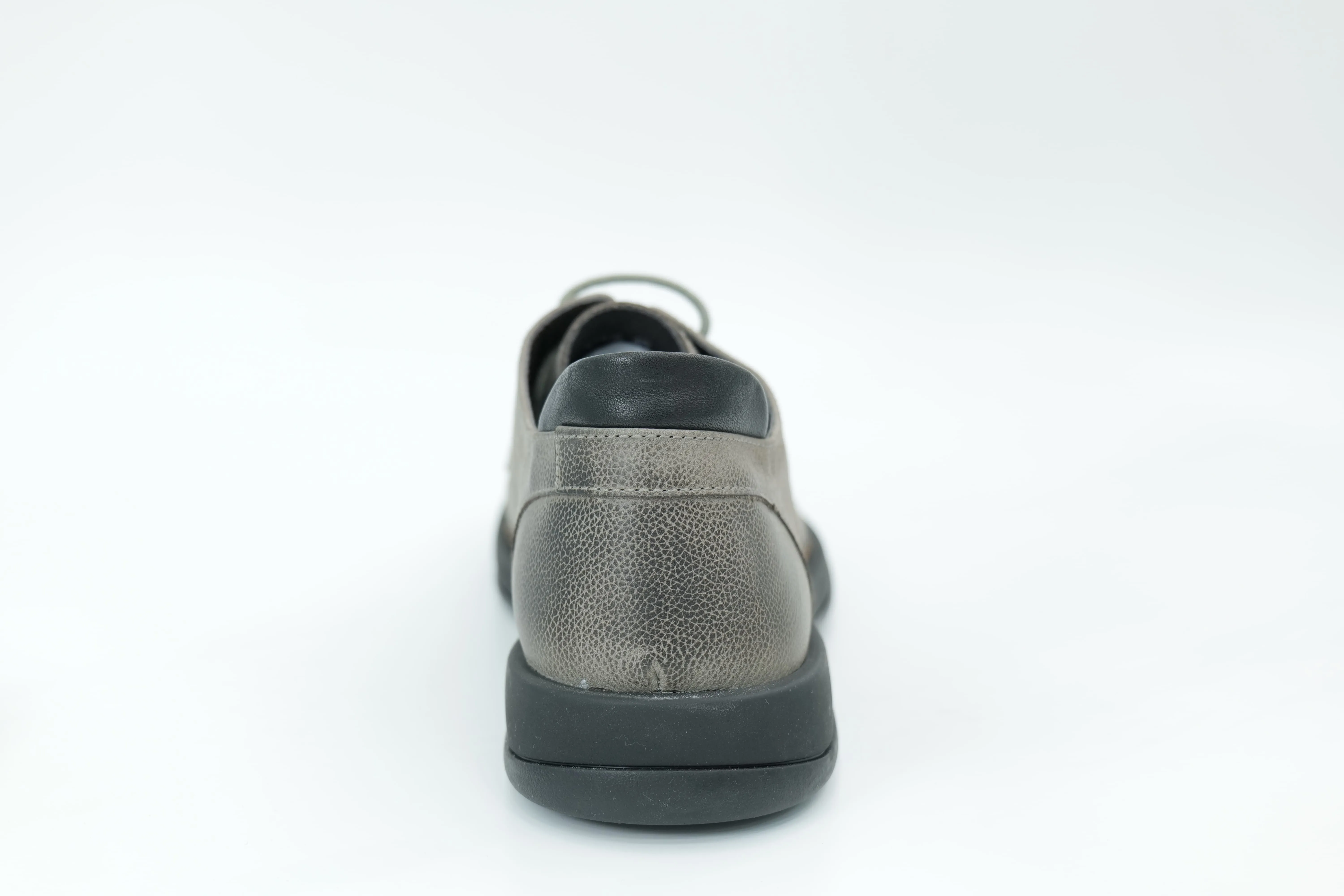 Casual shoes