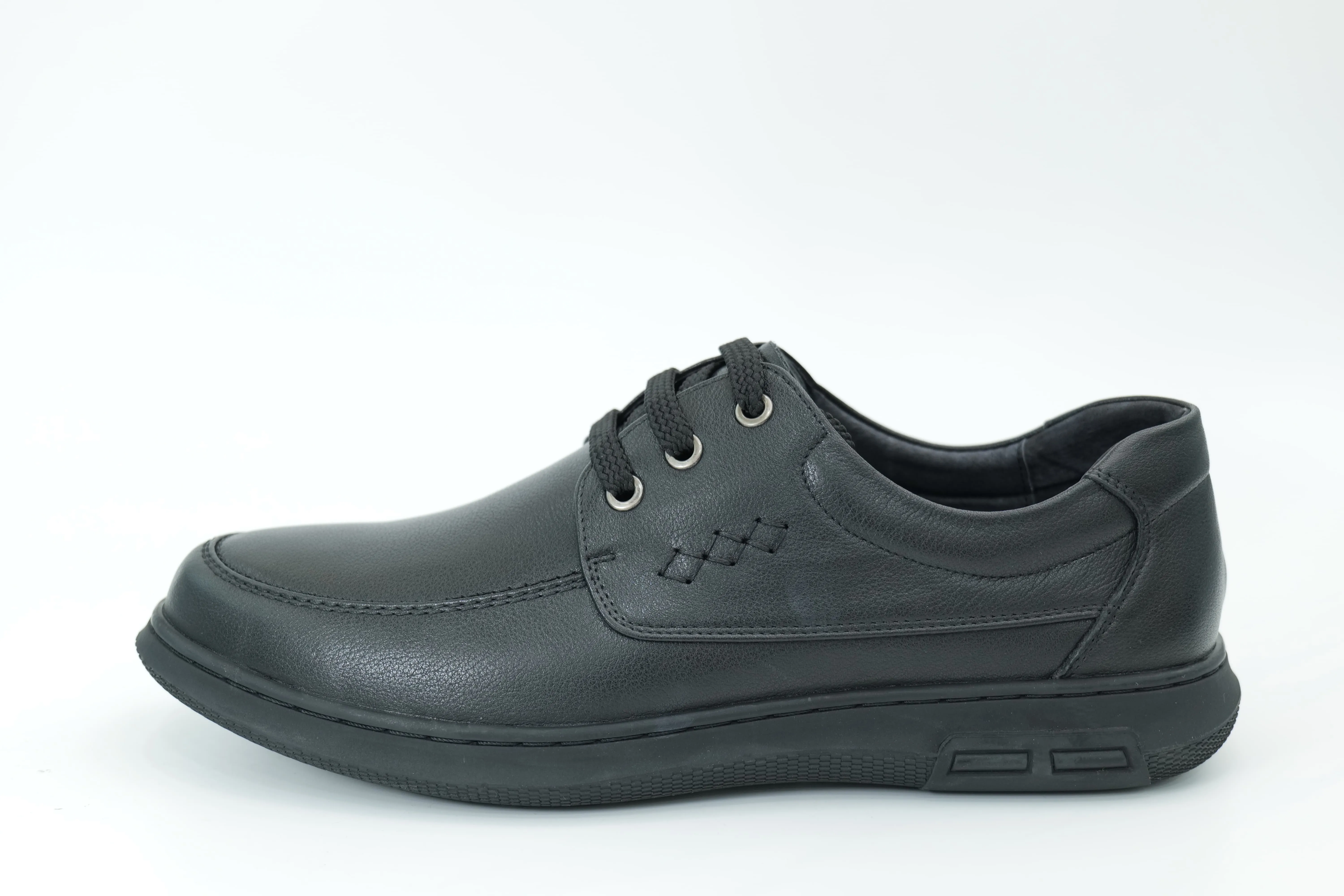 Casual shoes