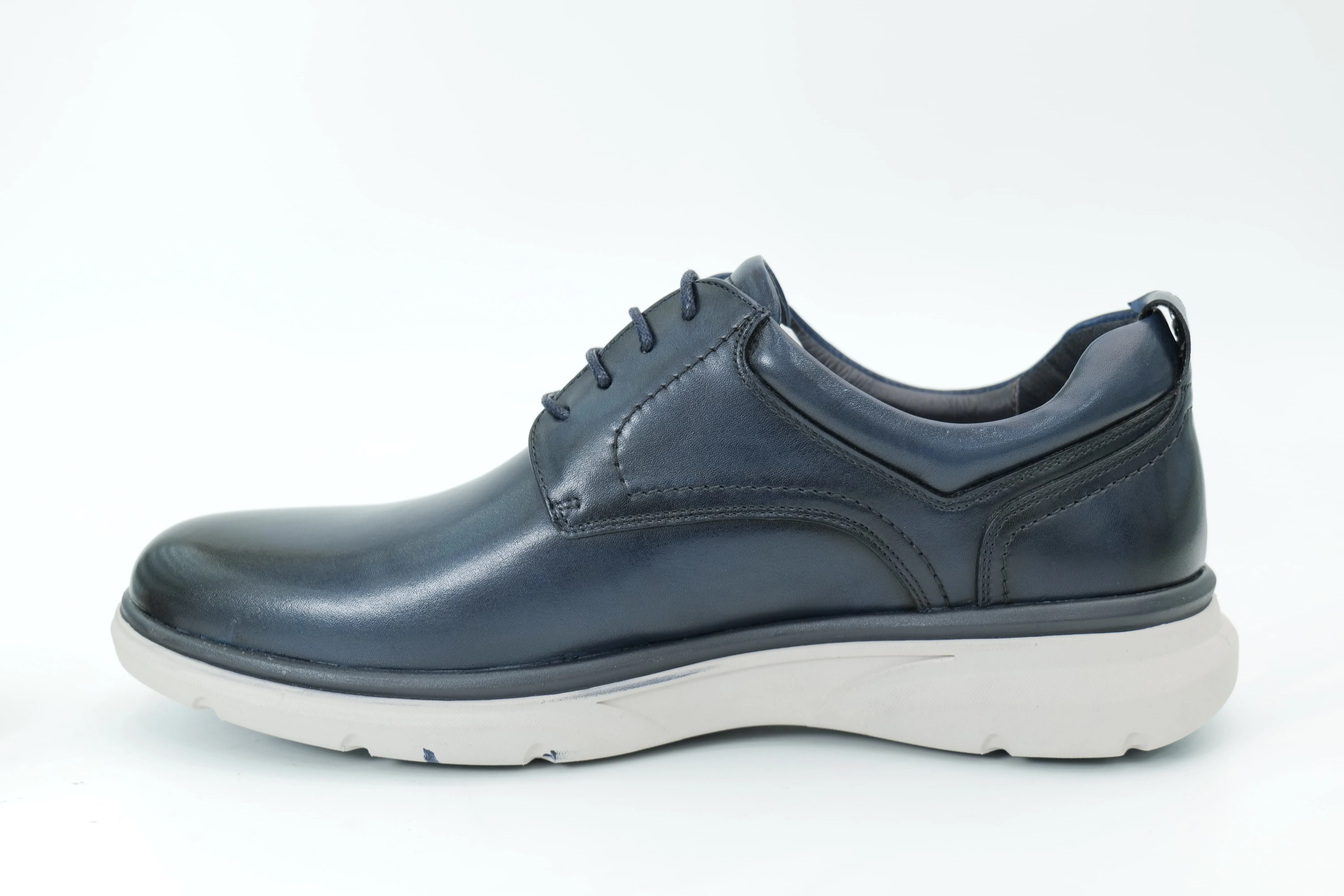 Casual shoes
