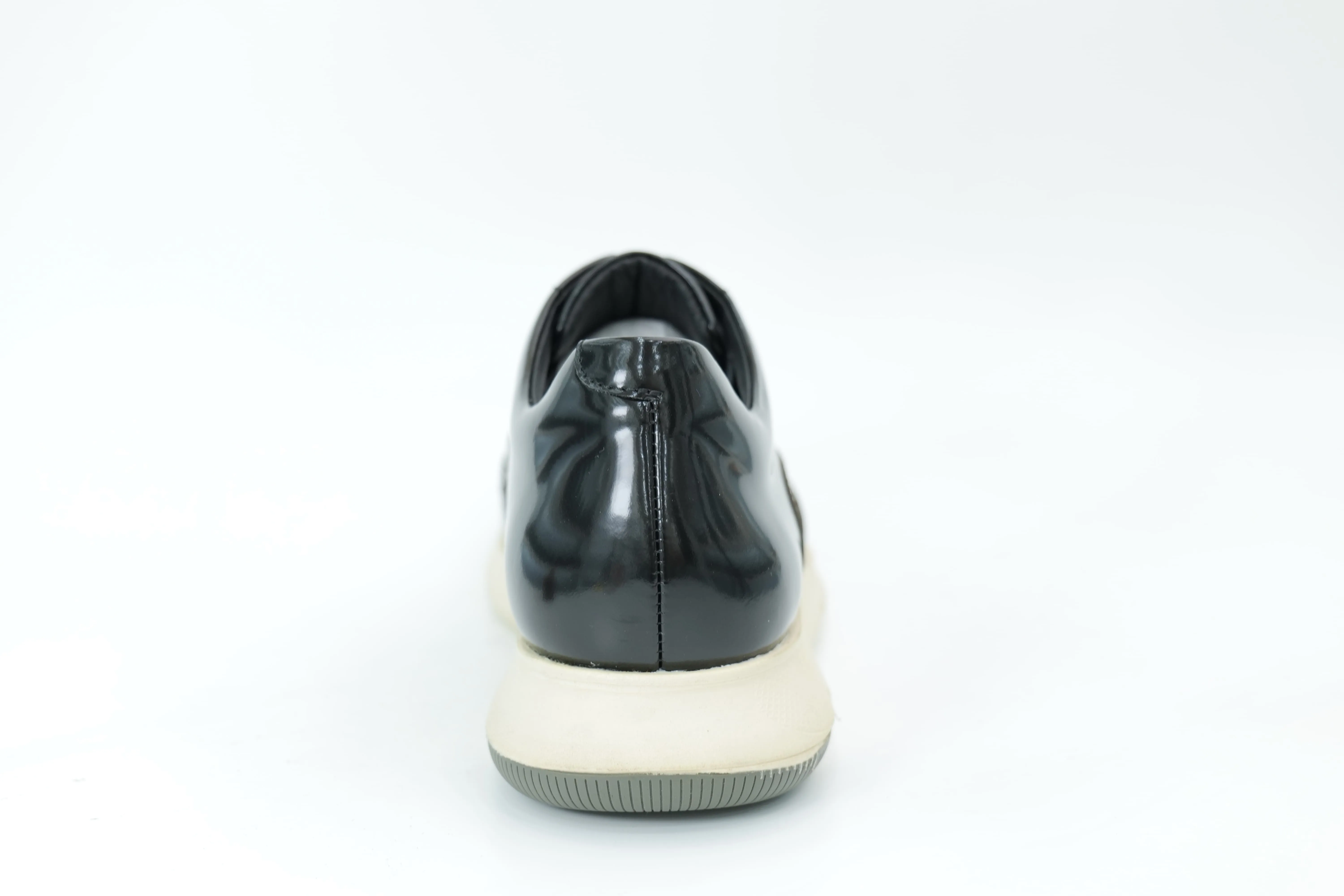 Casual shoes