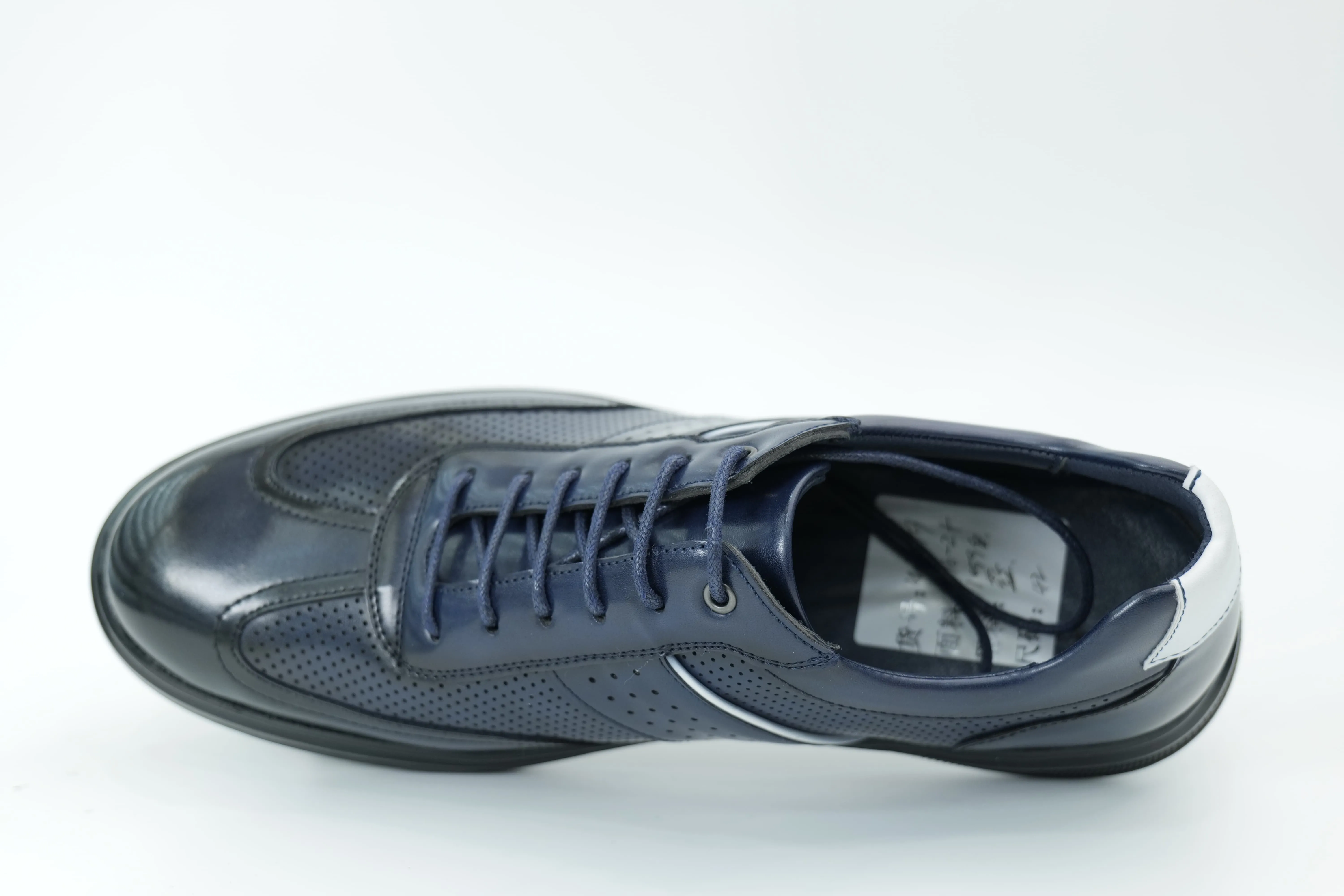 Casual shoes