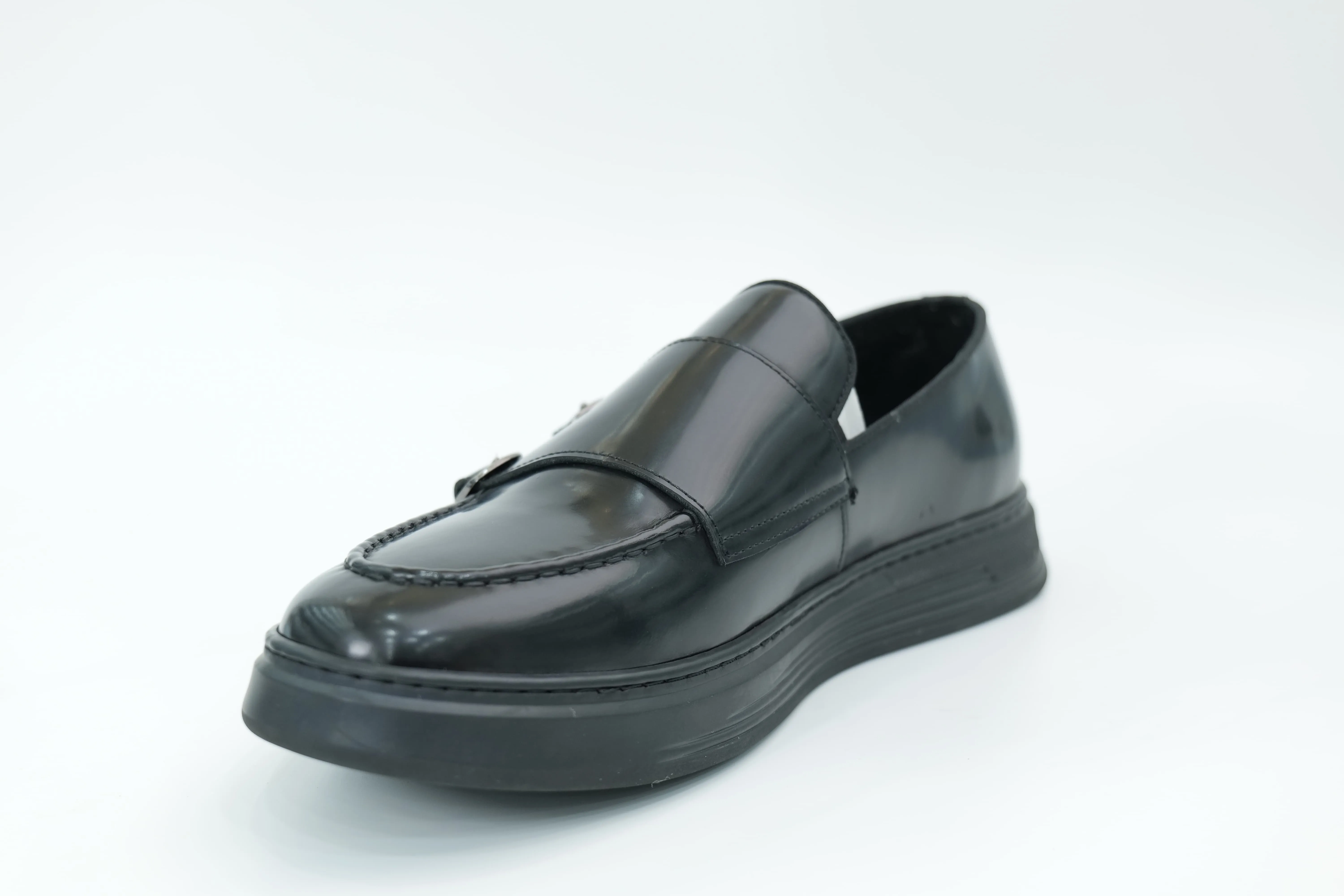 Casual shoes