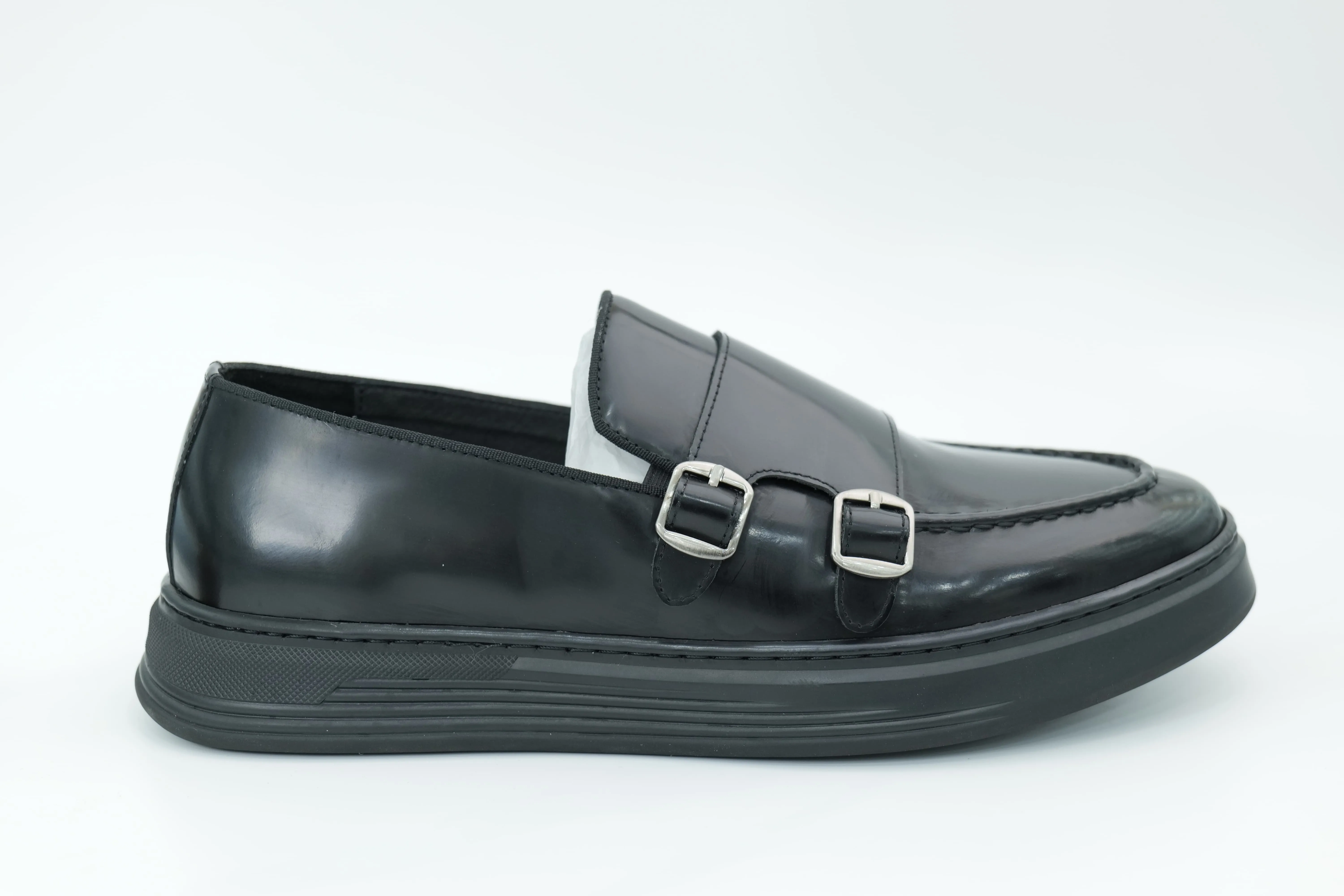 Casual shoes