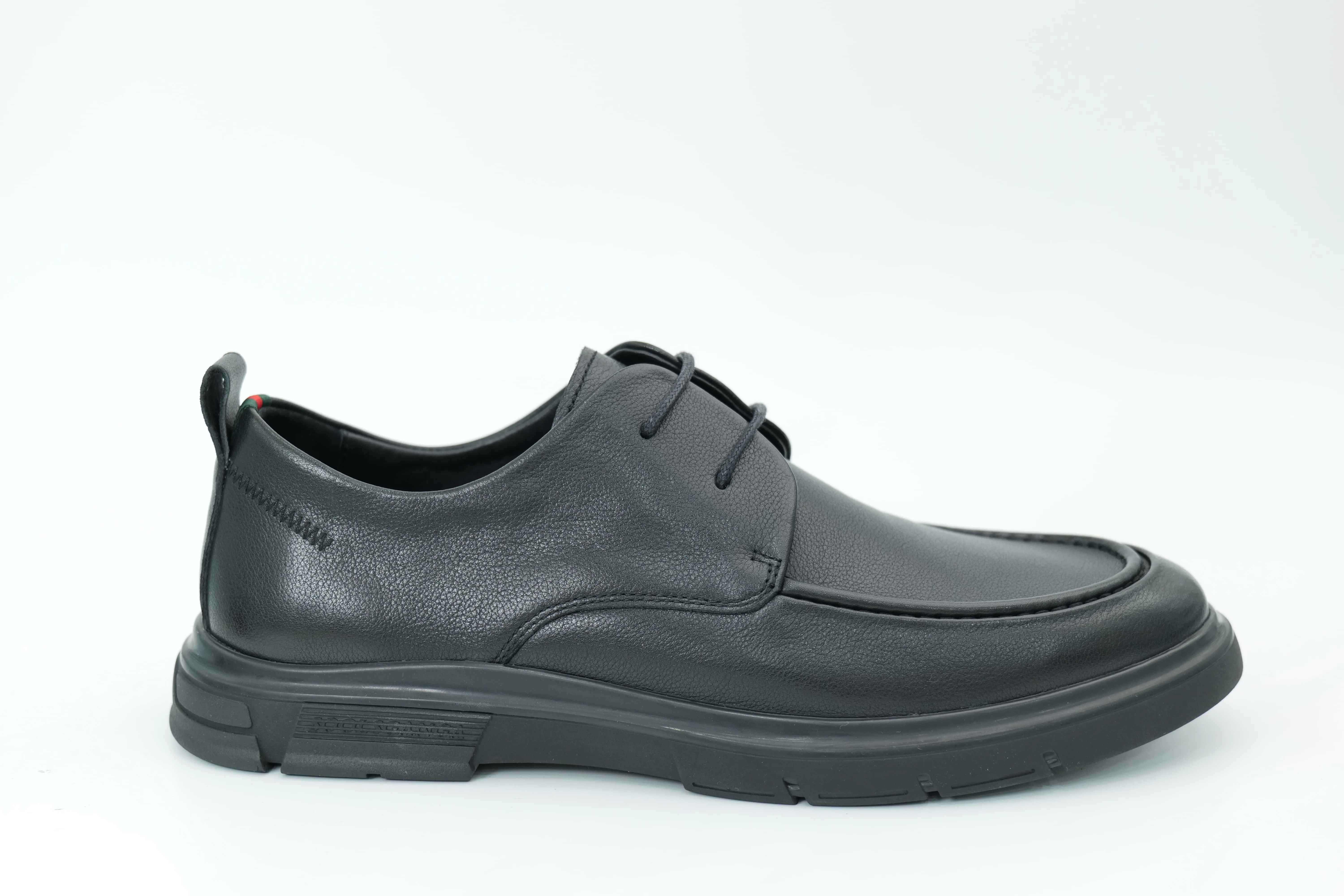 Casual shoes