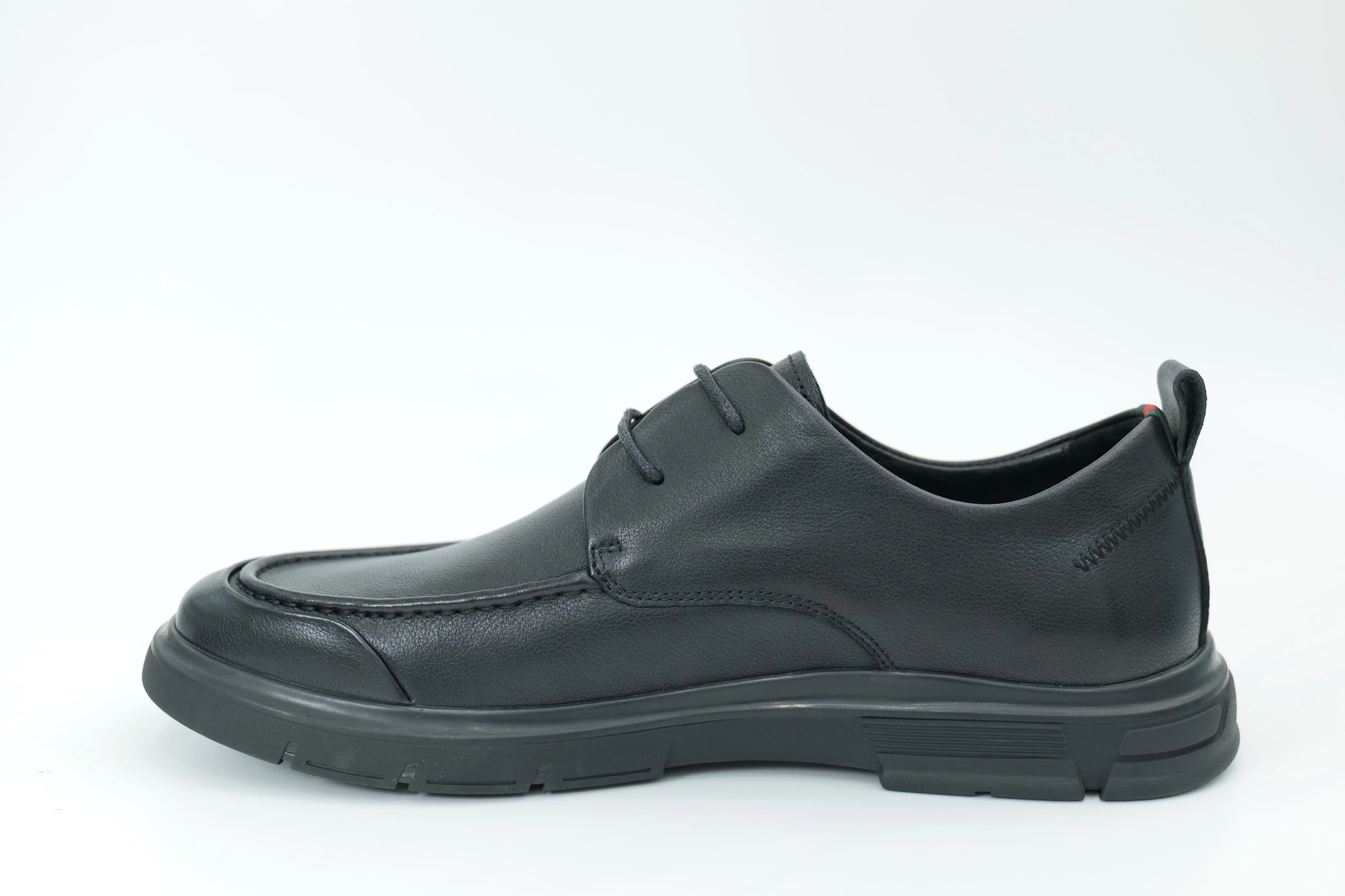 Casual shoes