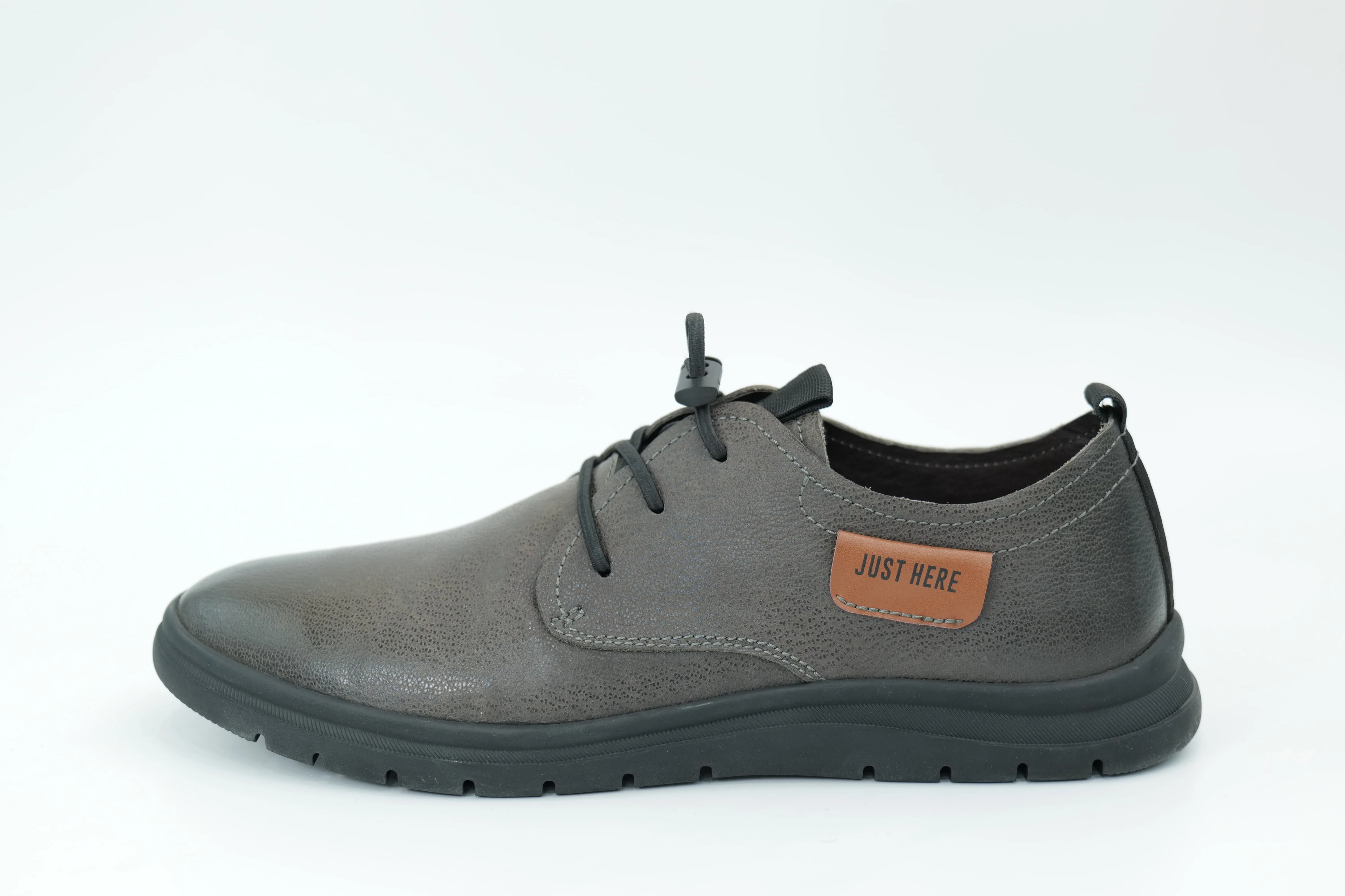 Casual shoes
