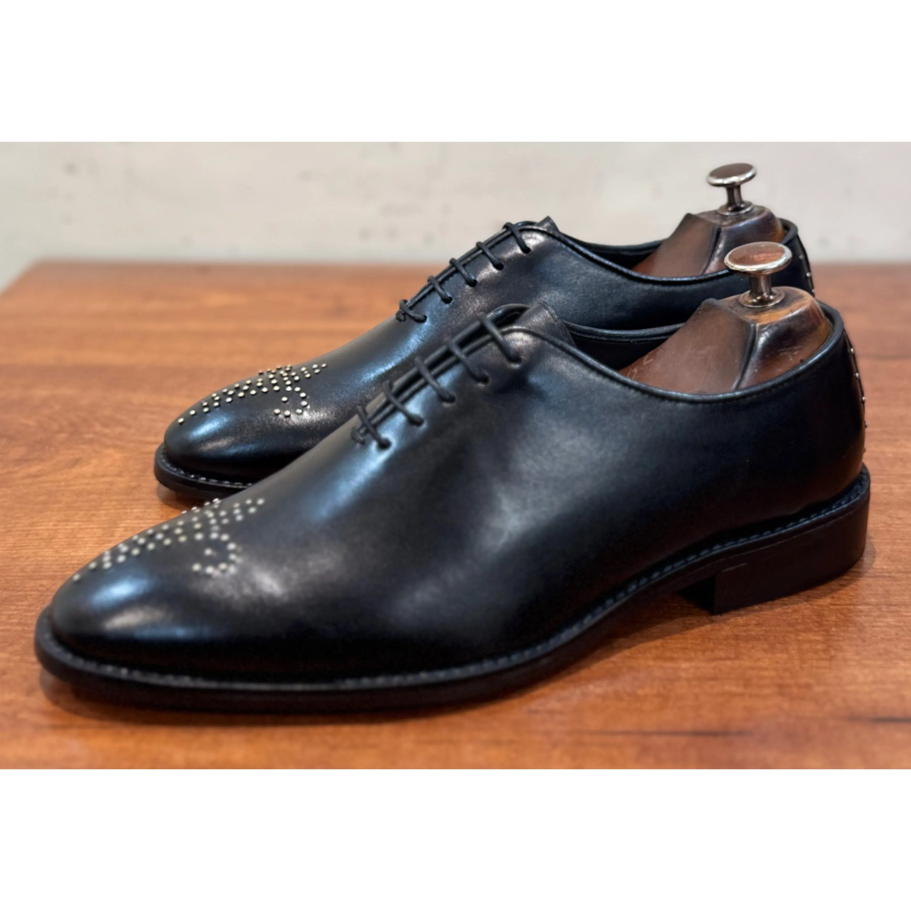 Classic Wholecut Black Bajri
