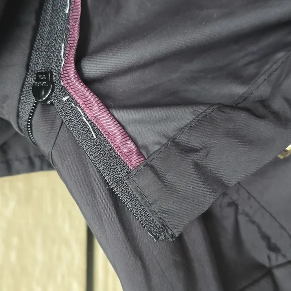 Cole Haan back bow pqckablr black rain jacket XXS raincoat
