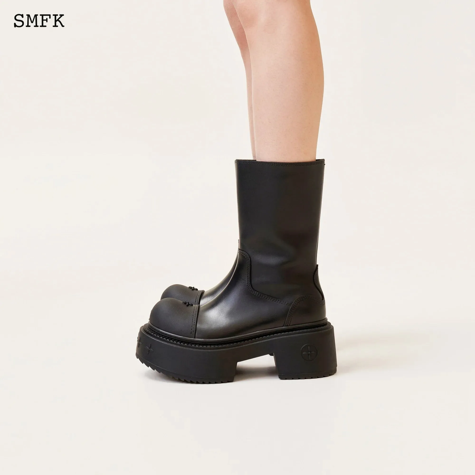 COMPASS RIDER LOW BOOTS IN BLACK