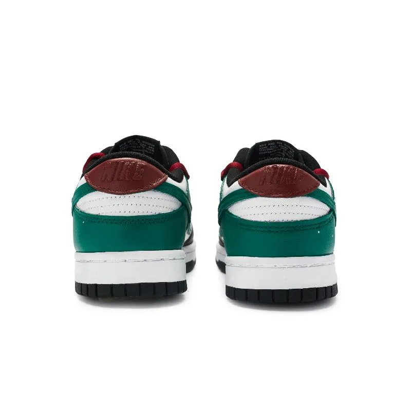 [Custom Women embrace Christmas]  Dunk Skateboarding Shoes Women's