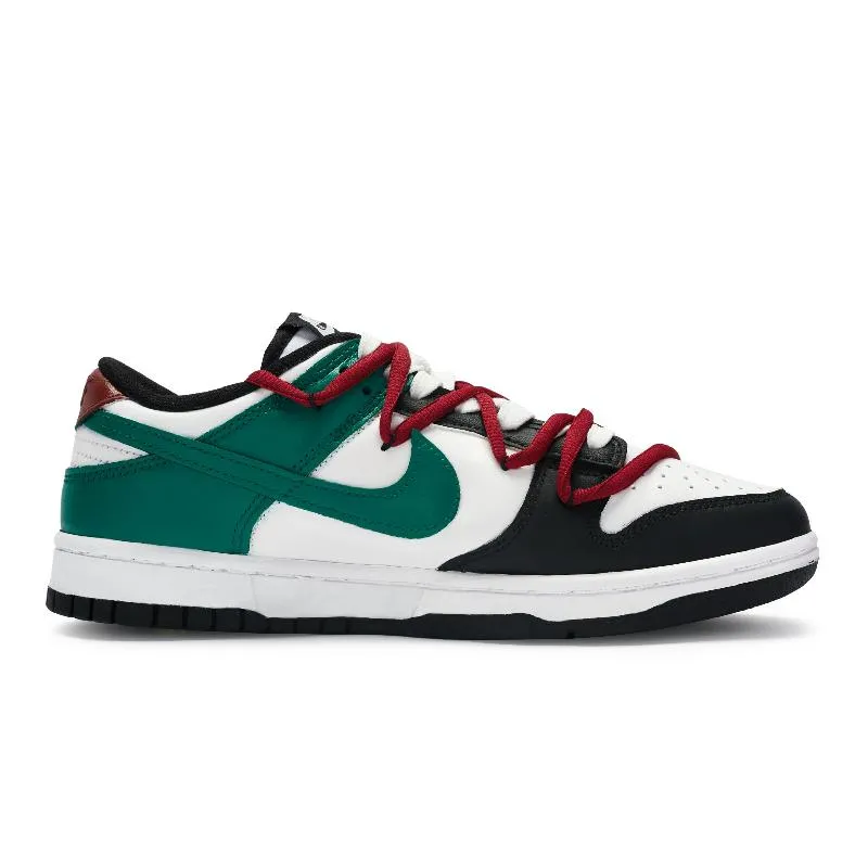 [Custom Women embrace Christmas]  Dunk Skateboarding Shoes Women's