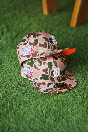DETROIT TIGERS DUCK CAMO FITTED W/ ORANGE UNDER VISOR