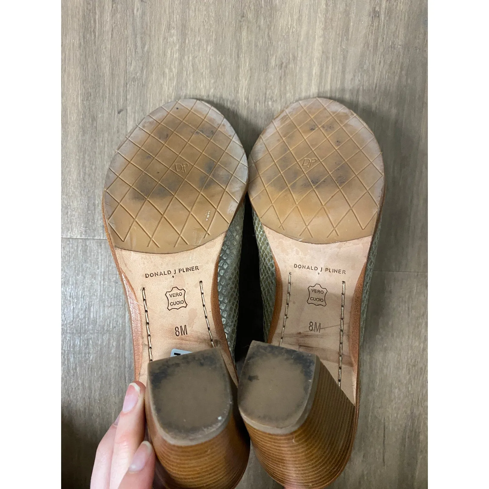 Donald J Pliner MEtallic Gold Sandal Mules Sz 0