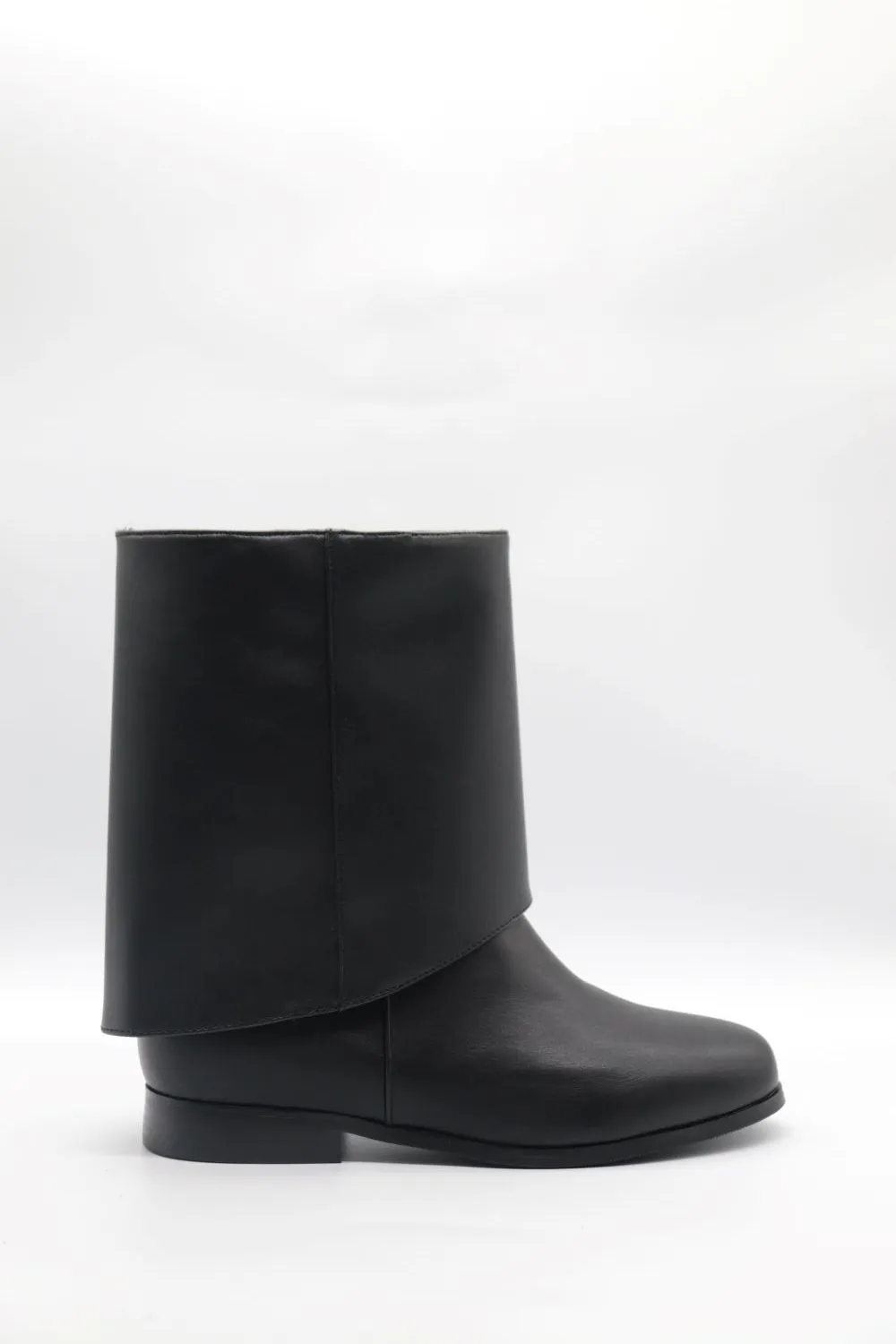 Flat Boot