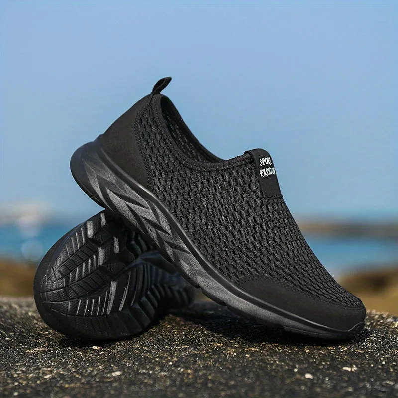 Lightweight and breathable men's trainers