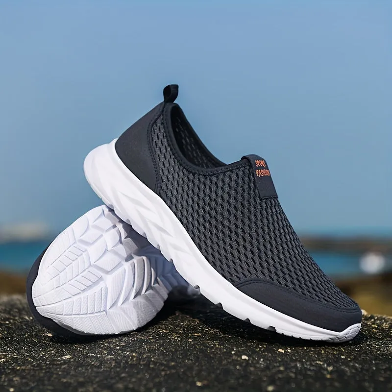 Lightweight and breathable men's trainers