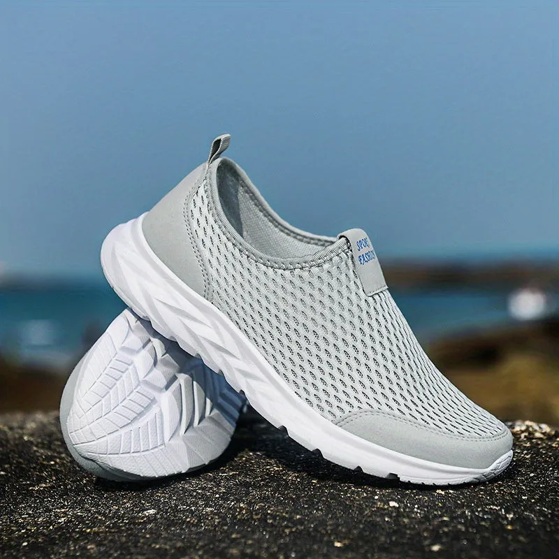 Lightweight and breathable men's trainers