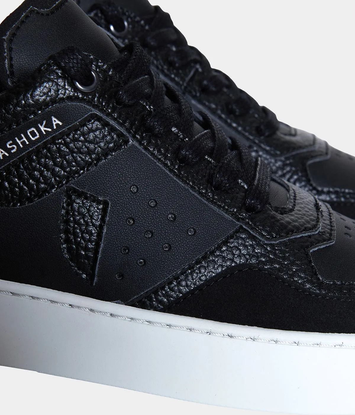 Mateo Unisex Biosourced & Recycled Low Sneakers | Black