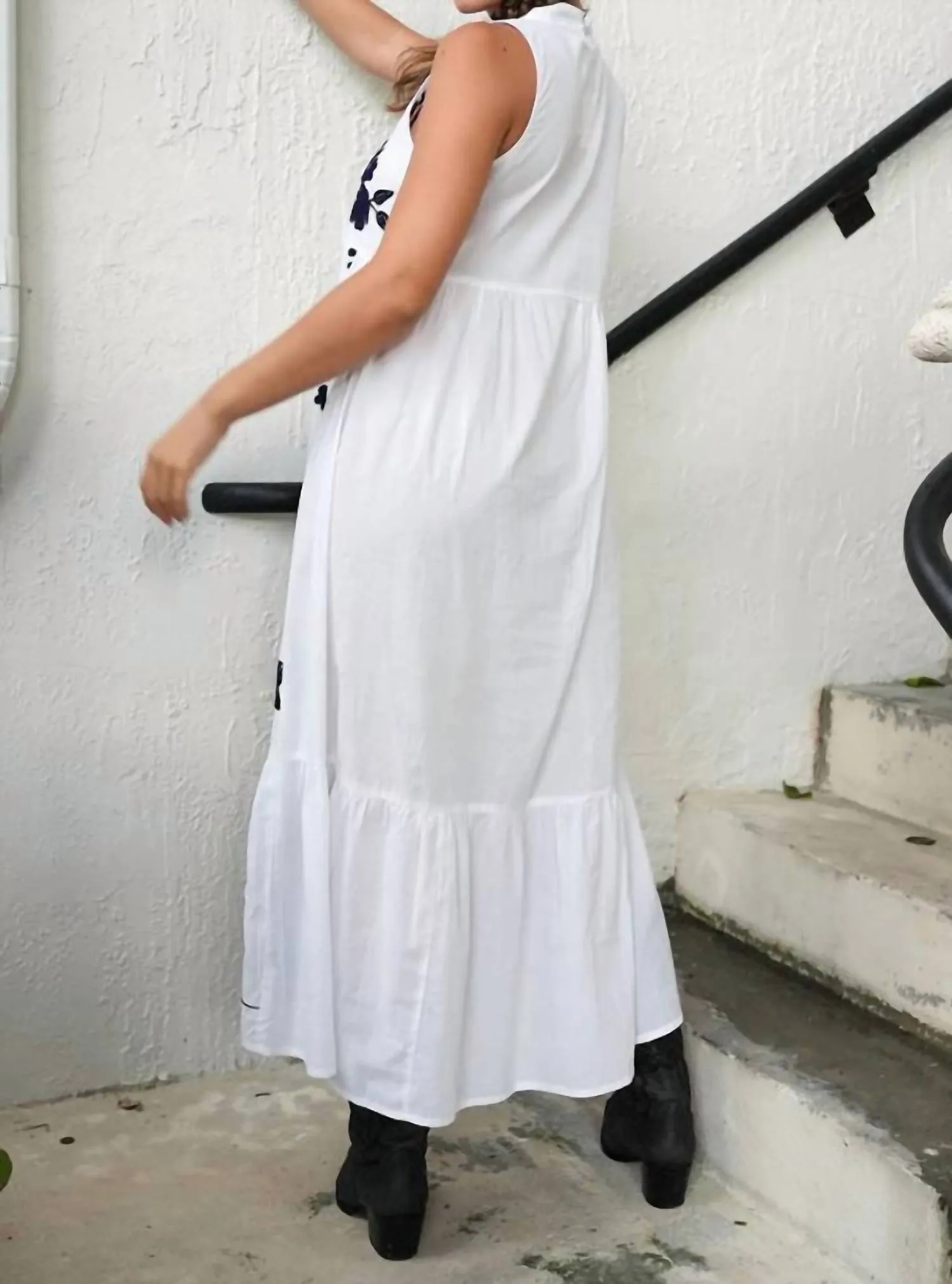 Mila Dress In White/navy