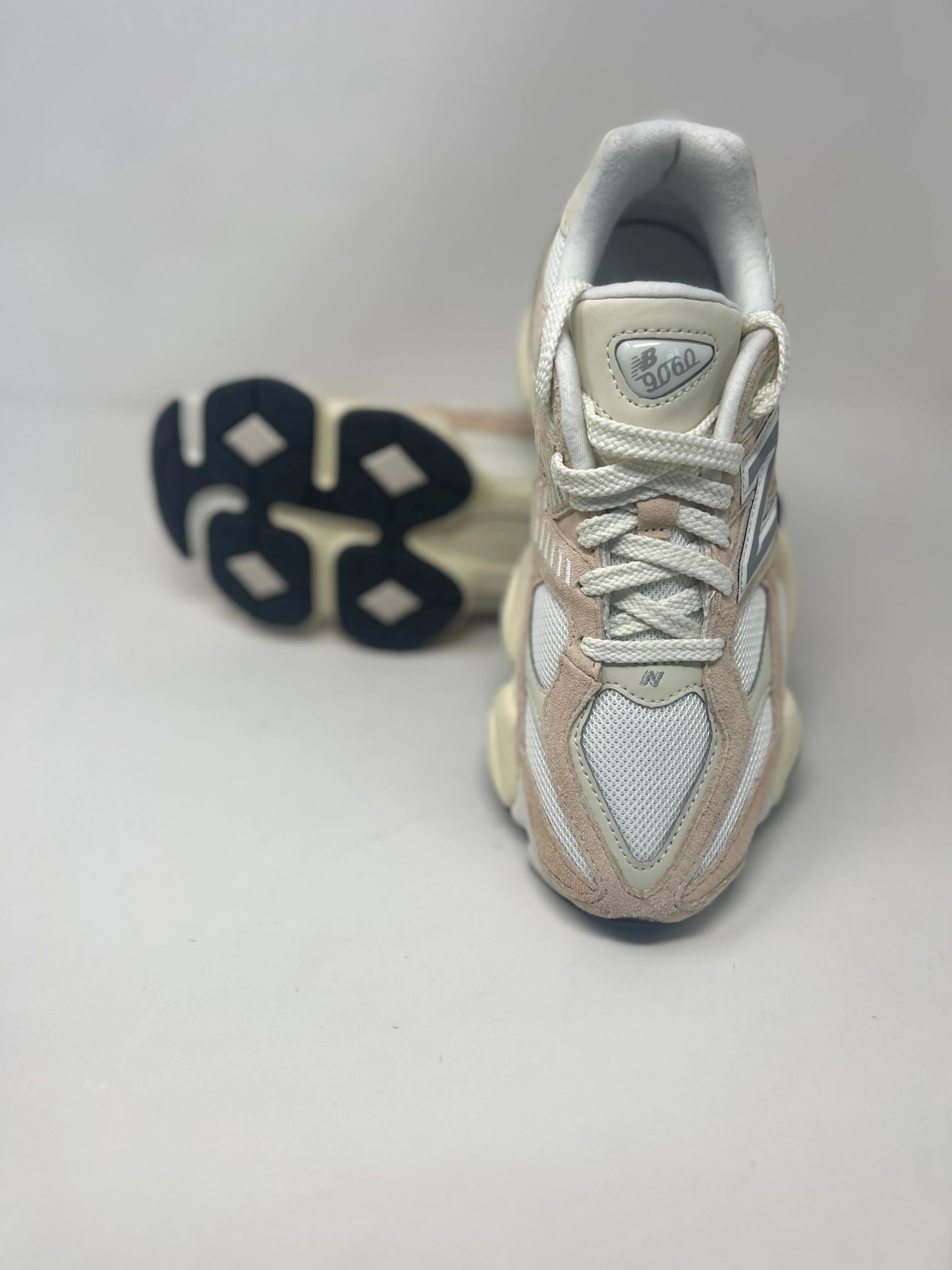 New Balance 9060, Vintage Rose