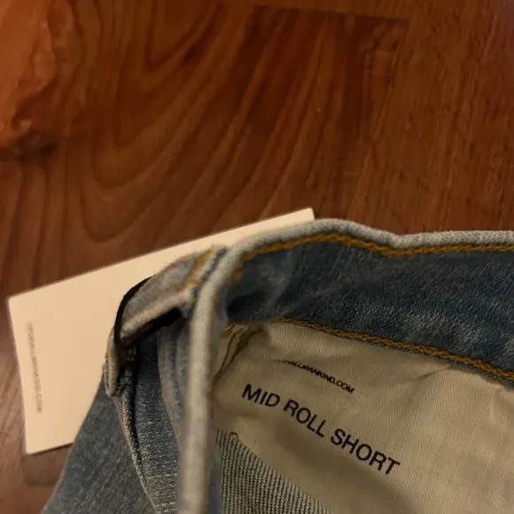 NWT [7 For All Mankind] Broken Twill Mid Roll Short in Coco Privé