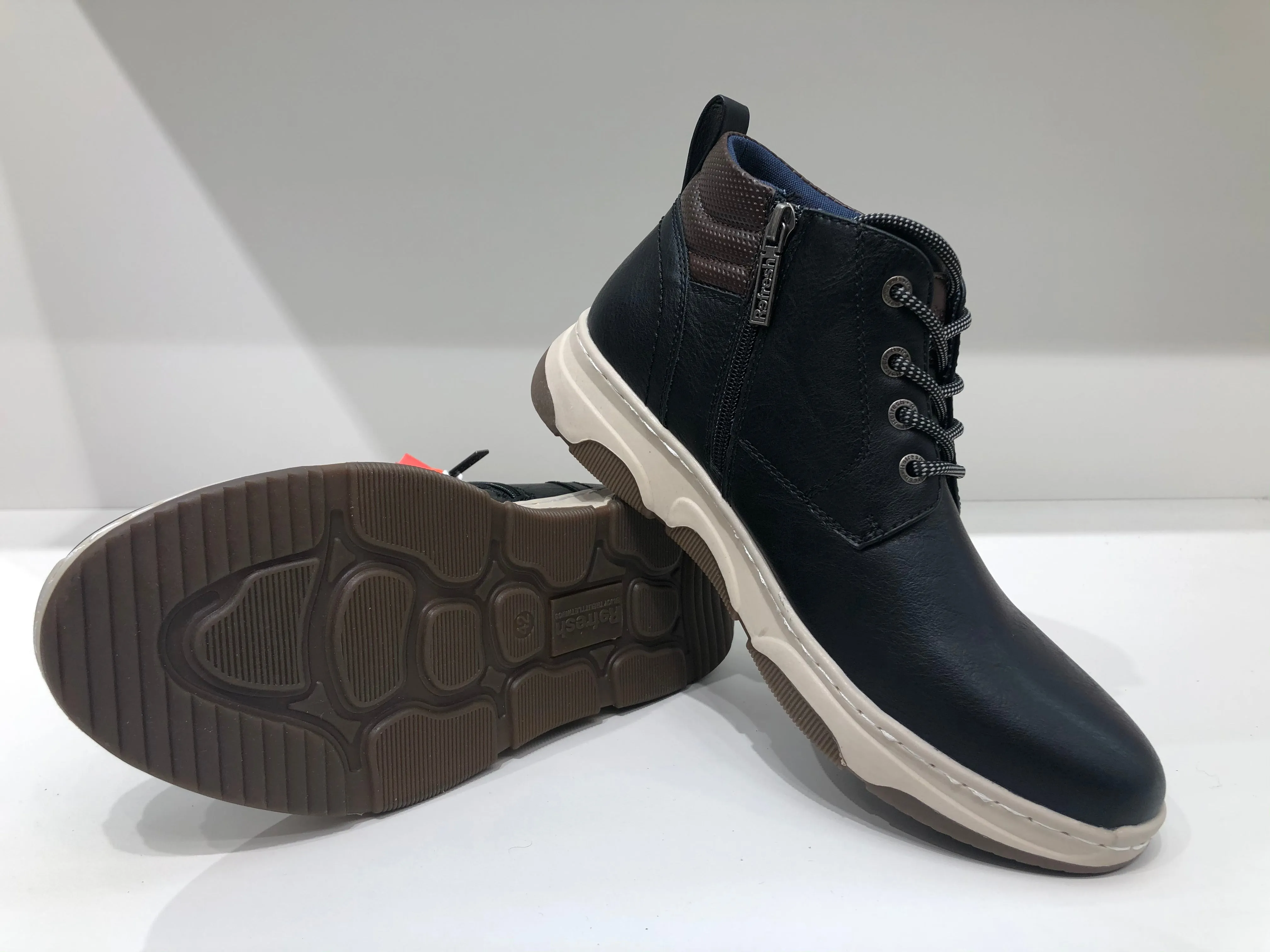 VENTURE BLACK