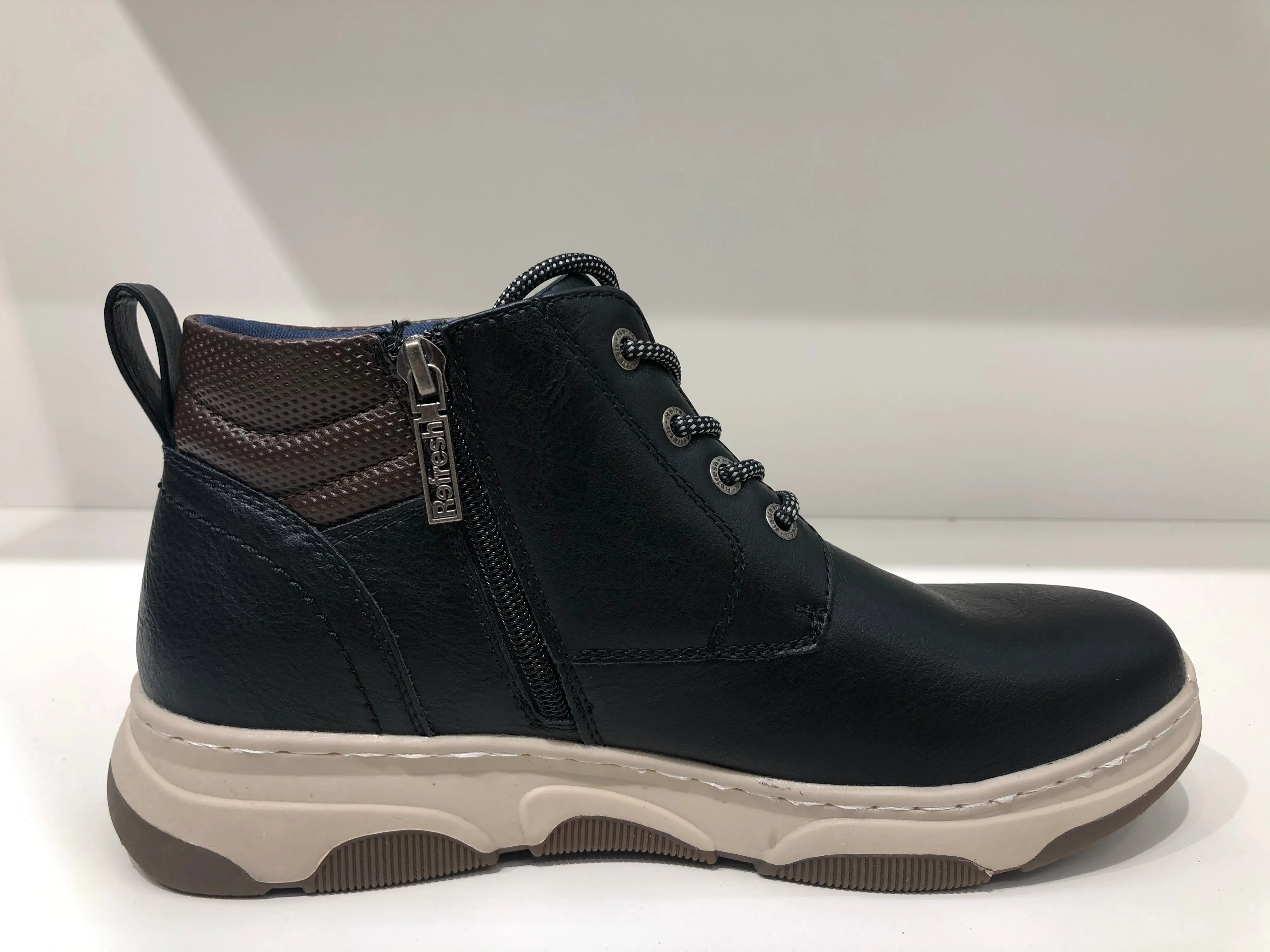 VENTURE BLACK